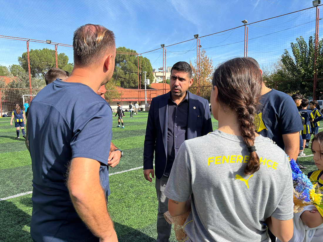 Turgutlu Fenerbahçeliler Derneği’nden Fenerbahçe Turgutlu Spor Okulları’na ziyaret
