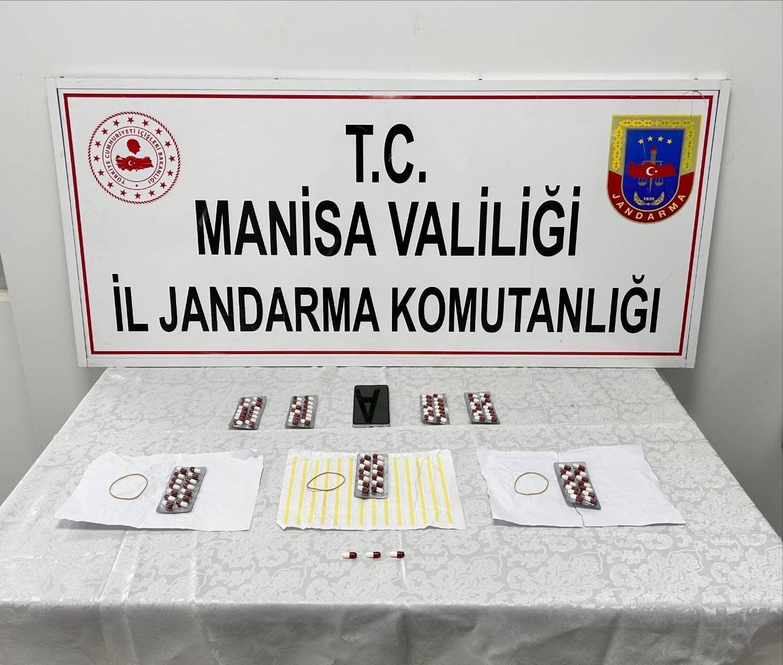 Manisa’da 7 ilçede uyuşturucu operasyonu: 11 tutuklama
