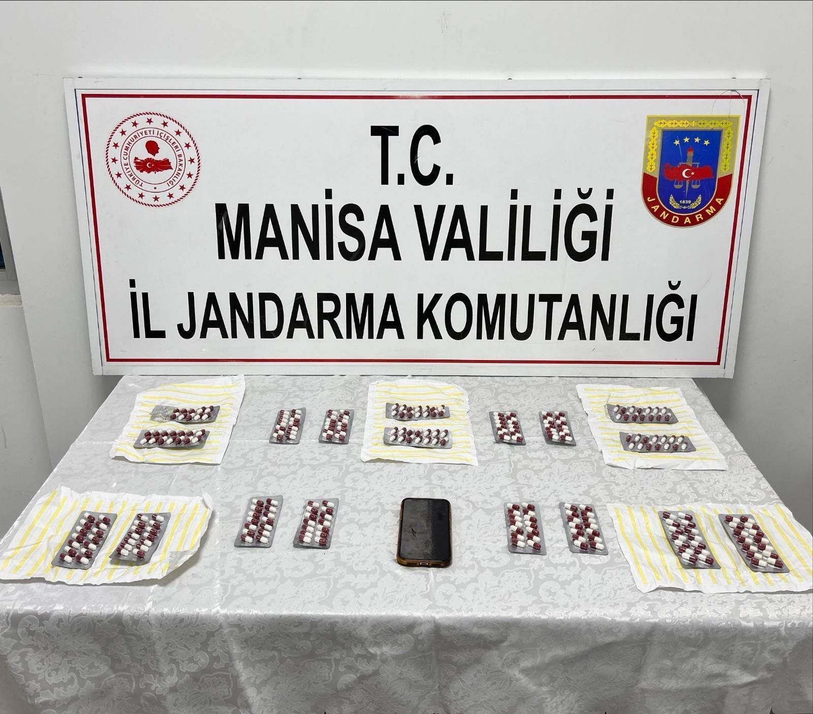 Manisa’da 7 ilçede uyuşturucu operasyonu: 11 tutuklama
