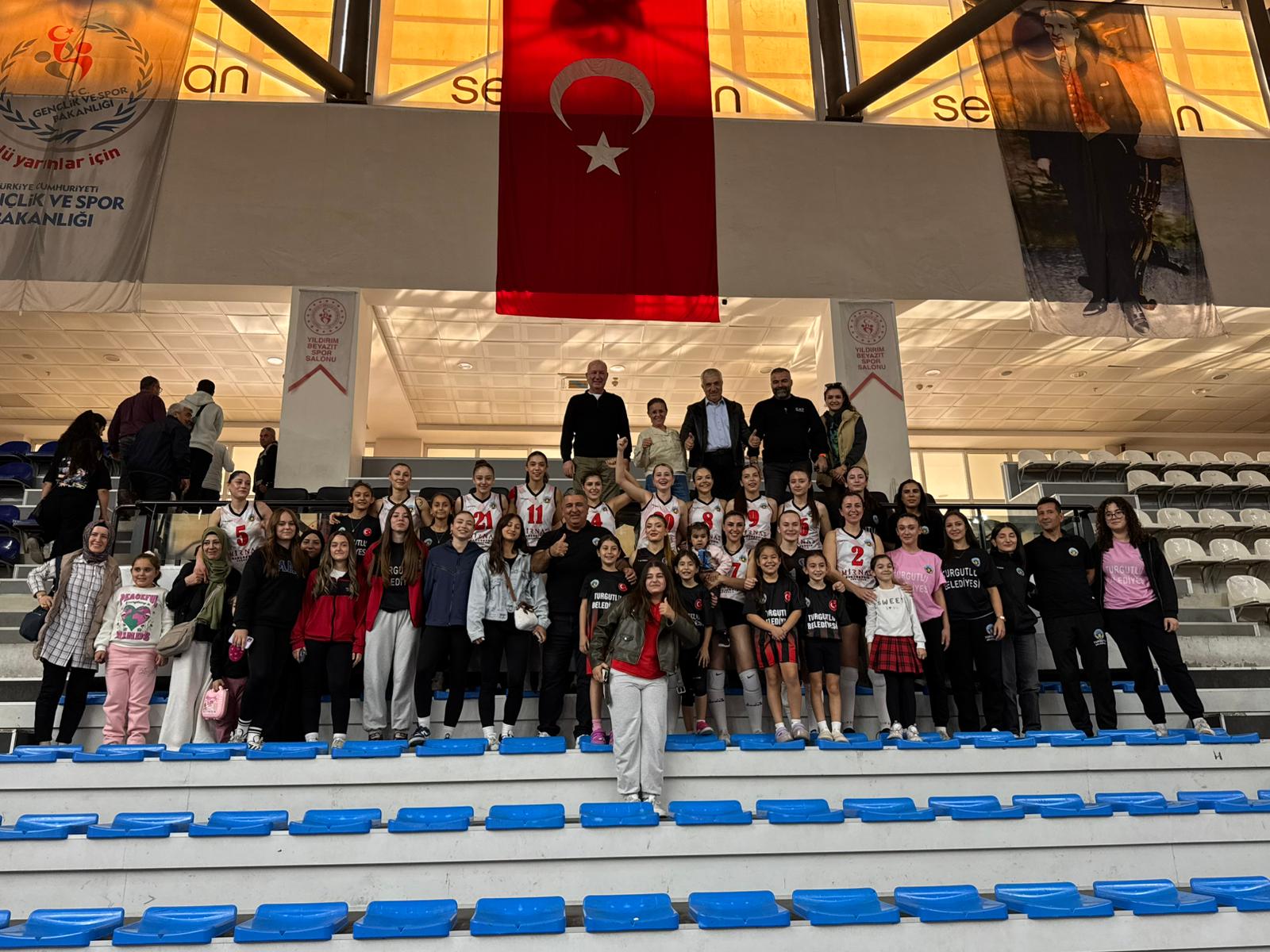 Turgutlu Belediyesi Kadın Voleybol Takımından 7. Galibiyet!