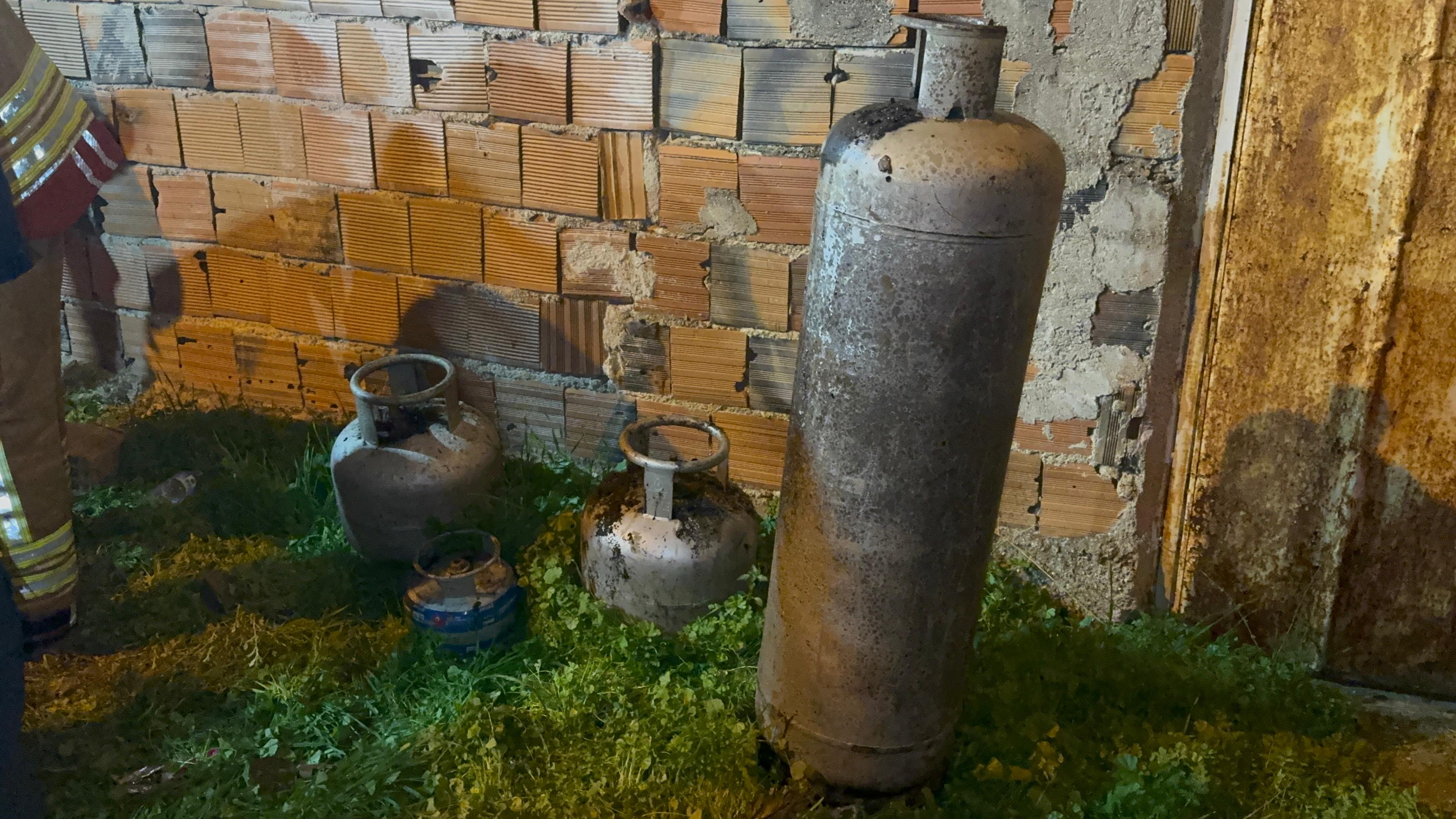 Turgutlu’da yangın! İki ev zarar gördü