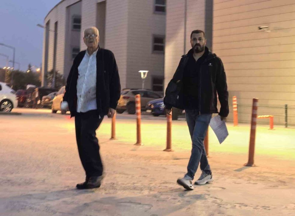Evlendiğini öğrendiği eski eşini bıçakla ağır yaraladı!