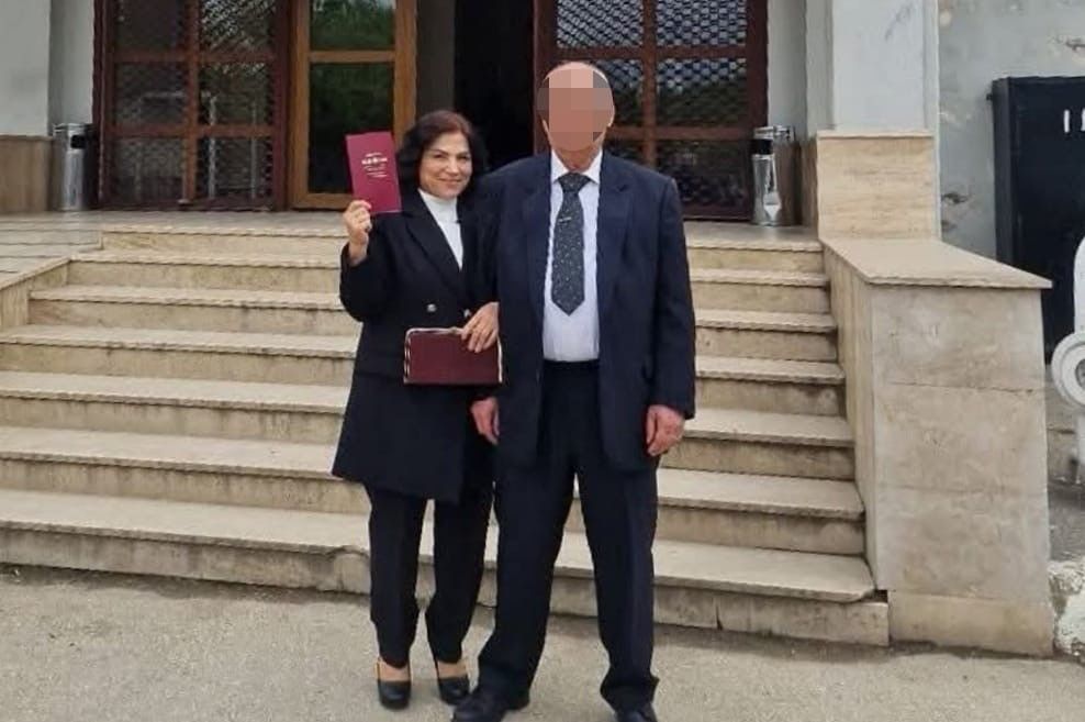 Evlendiğini öğrendiği eski eşini bıçakla ağır yaraladı!