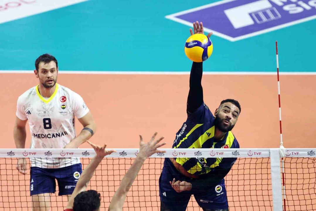 Efeler Ligi: Fenerbahçe: 2 - Galatasaray: 3