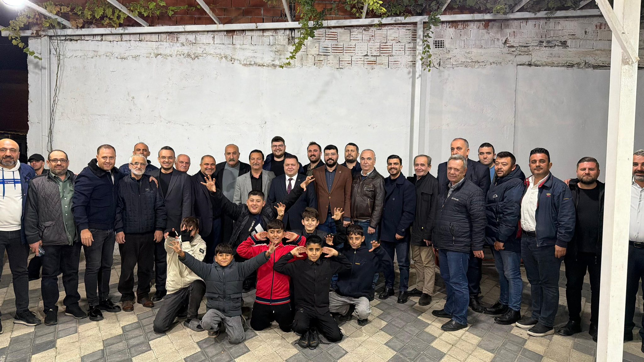 Cumhur İttifakı yöneticilerinden İstasyonaltı Mahallesine ziyaret