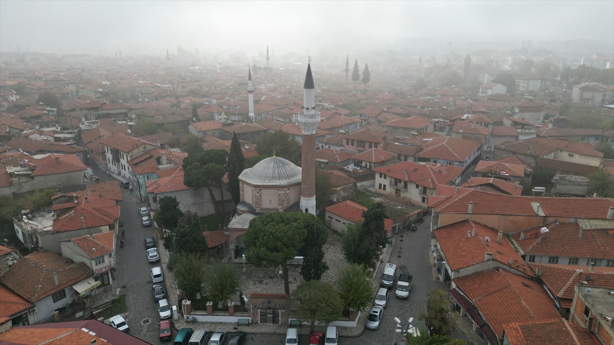 Yanık Ülke'de sisin oluşturduğu manzara havadan görüntülendi