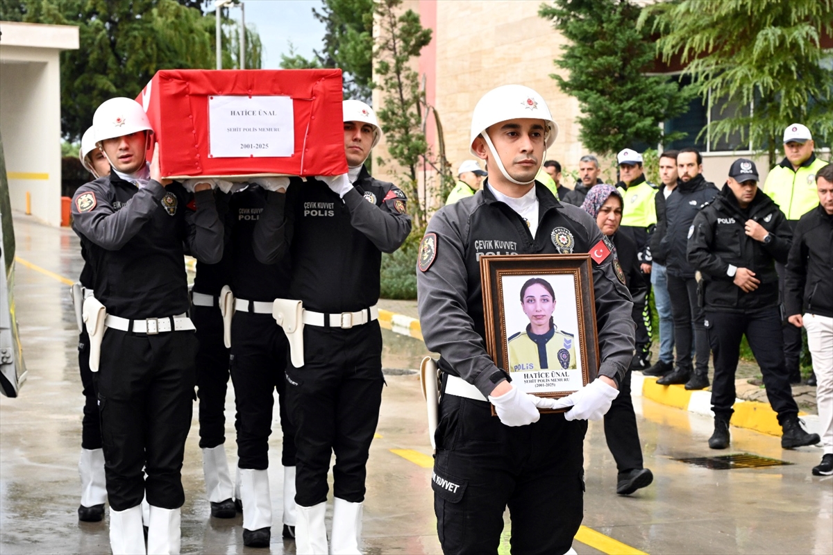 Şehit polis Hatice Ünal için Manisa Emniyeti'nde cenaze töreni düzenlendi