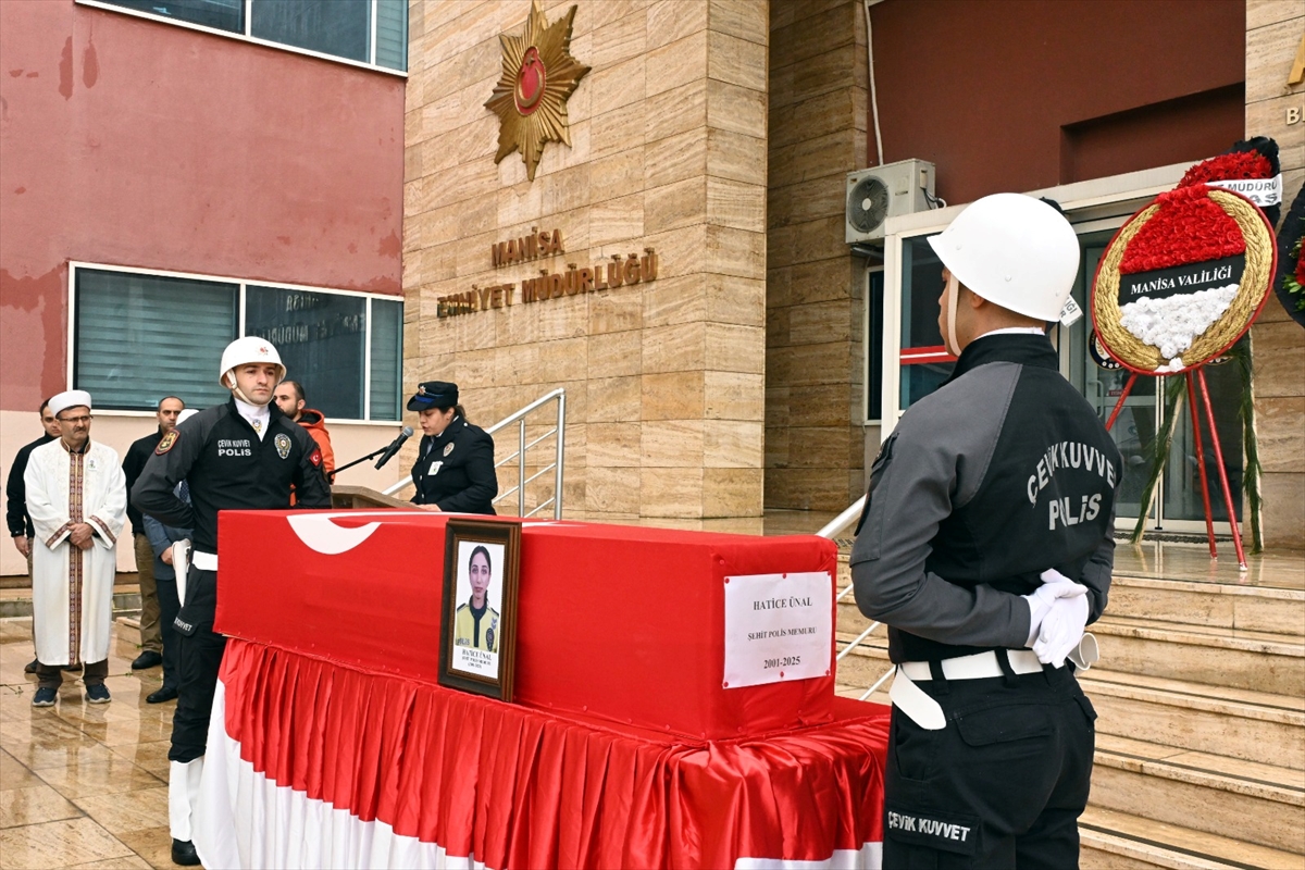 Şehit polis Hatice Ünal için Manisa Emniyeti'nde cenaze töreni düzenlendi
