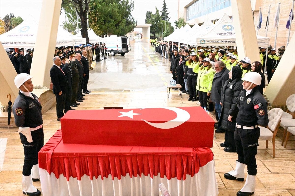 Şehit polis Hatice Ünal için Manisa Emniyeti'nde cenaze töreni düzenlendi