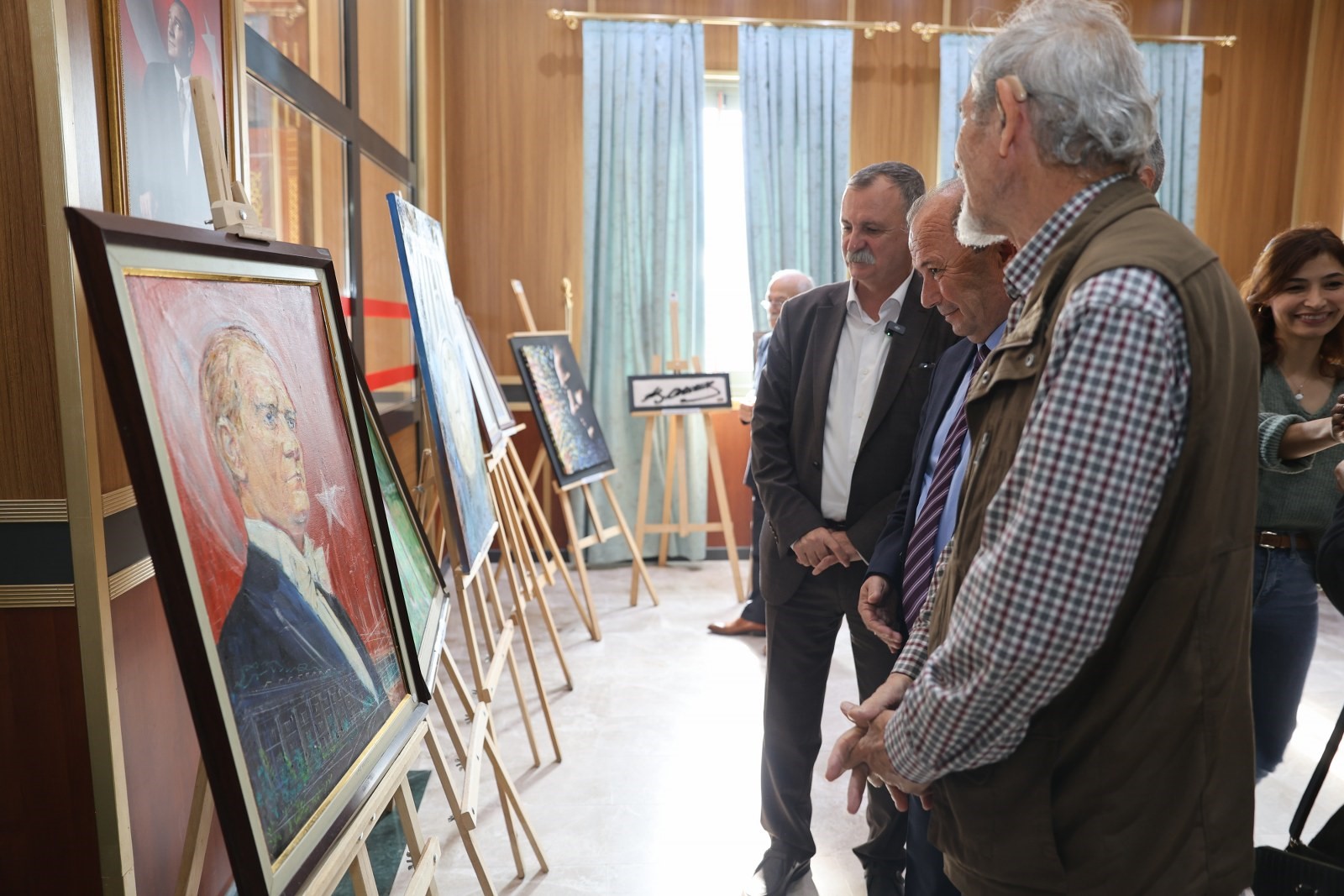 Manisa'da Atatürk Anısına Anlamlı Sergi