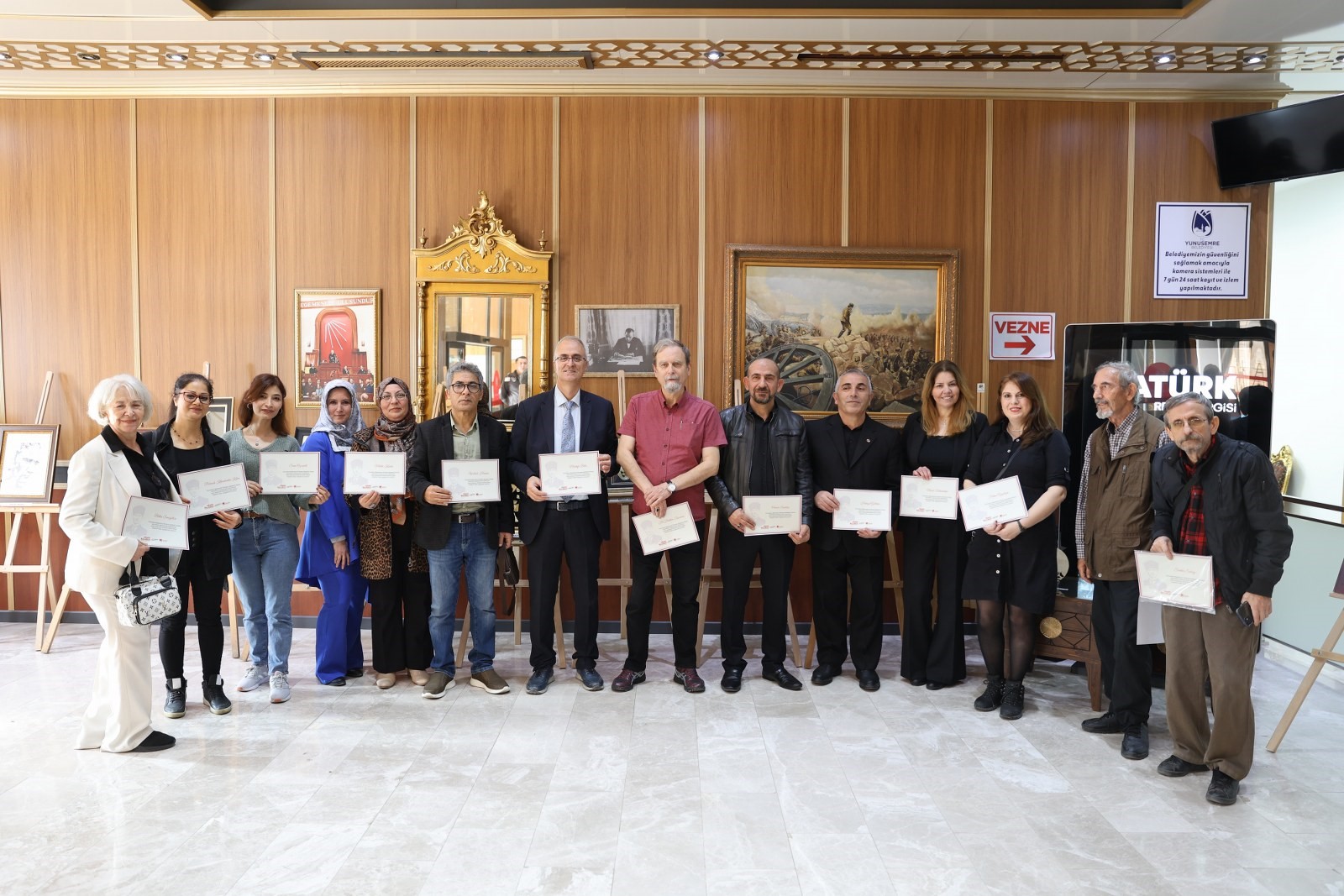 Manisa'da Atatürk Anısına Anlamlı Sergi