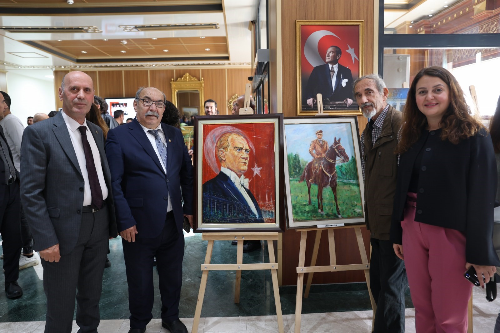 Manisa'da Atatürk Anısına Anlamlı Sergi