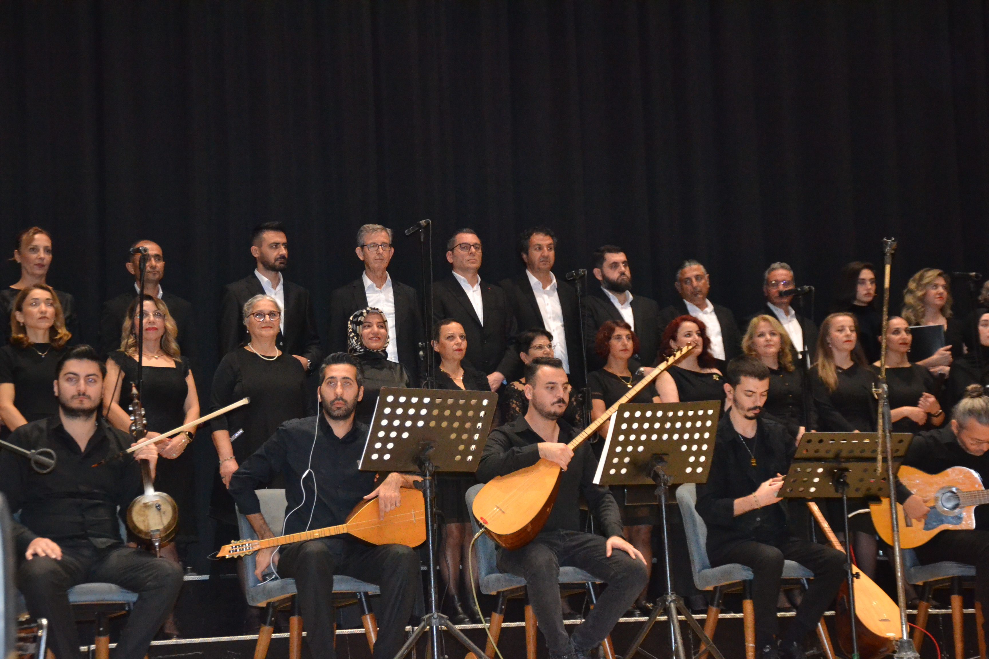 Turgutlu'da Atatürk'ün sevdiği şarkılarla duygu dolu anma gecesi