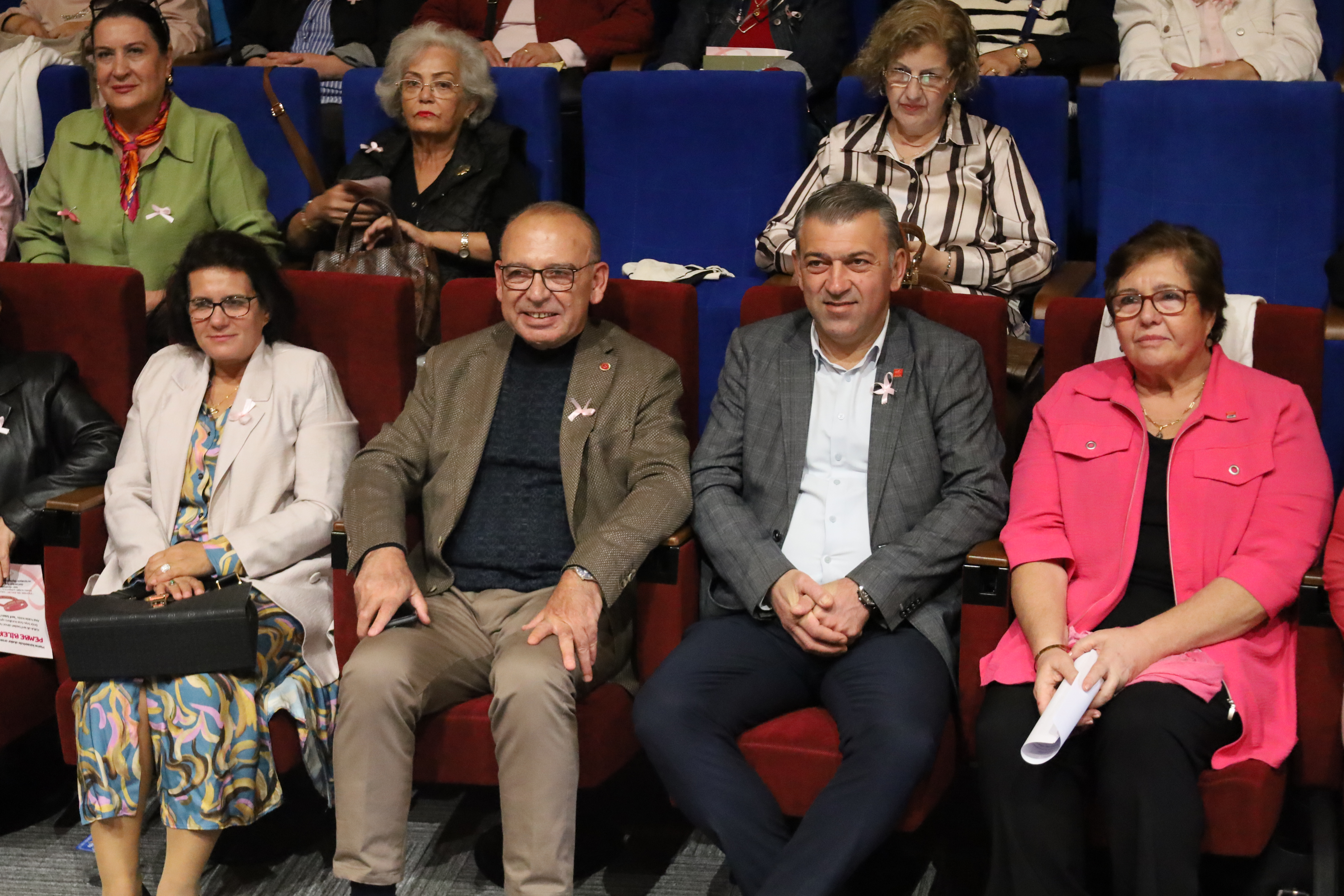 CHP Turgutlu Kadın Kolları ‘Pembe Konferans’ Düzenledi