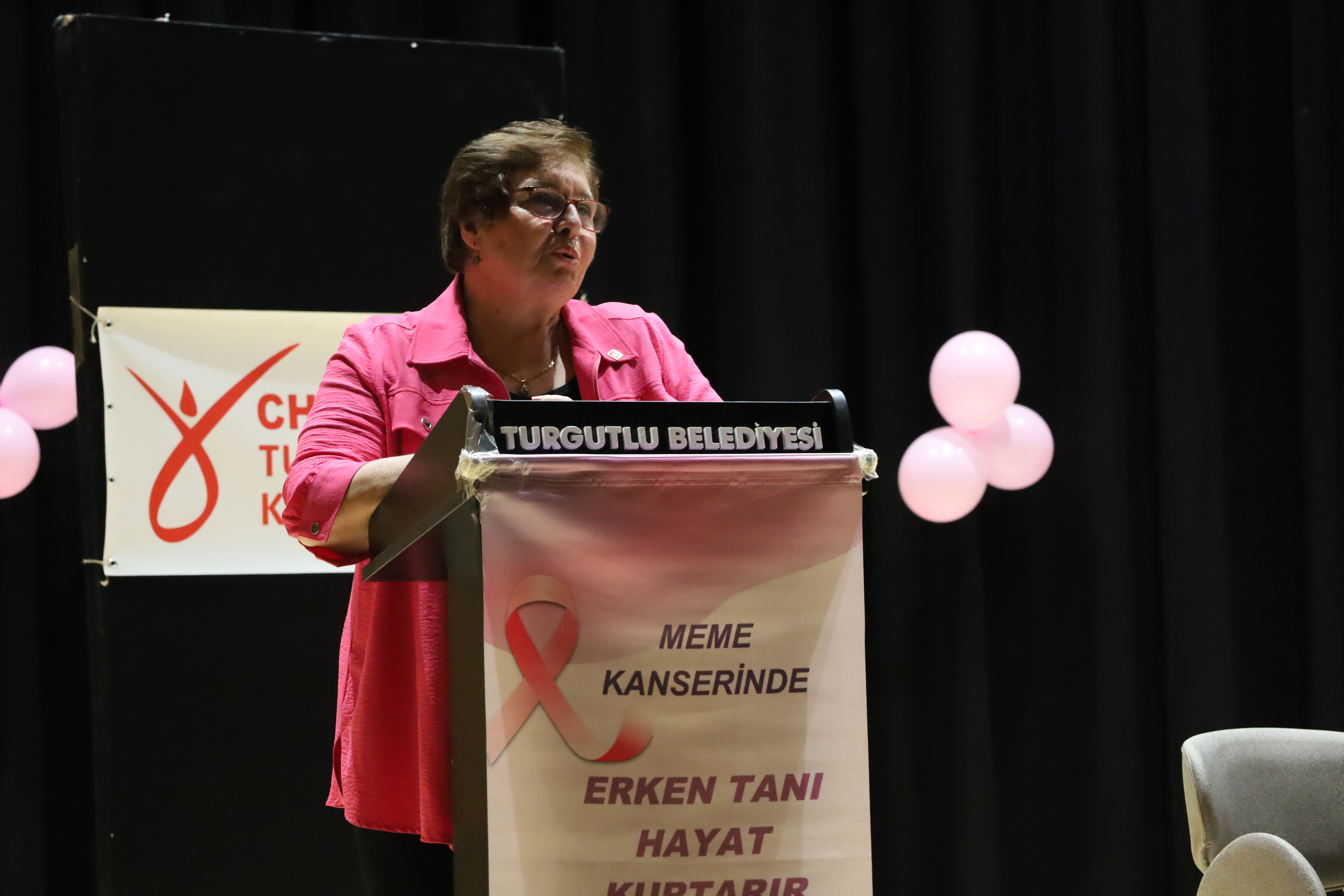 CHP Turgutlu Kadın Kolları ‘Pembe Konferans’ Düzenledi