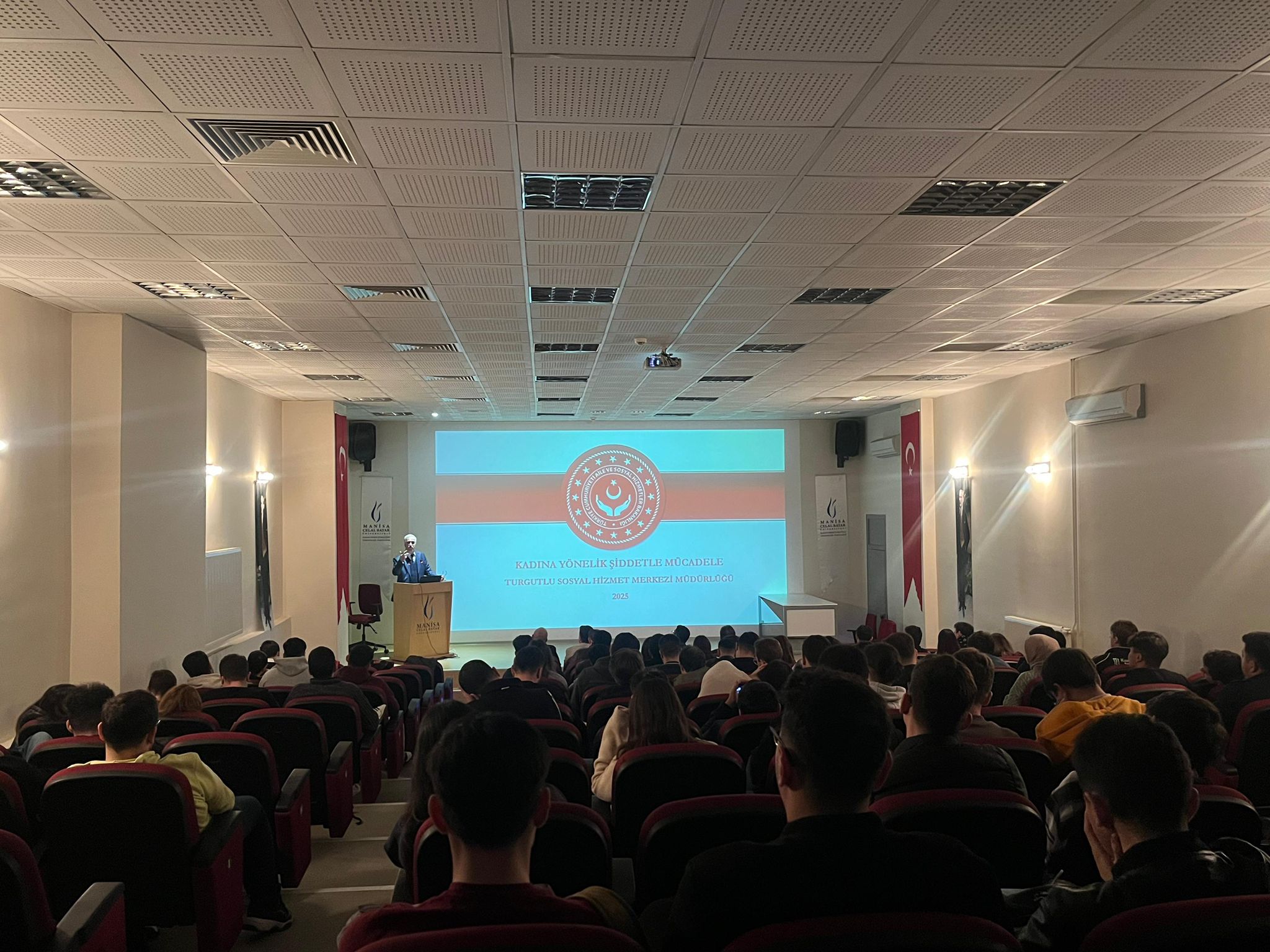 Hasan Ferdi Turgutlu Teknoloji Fakültesi'nde Kadına Şiddetle Mücadele Semineri Düzenlendi