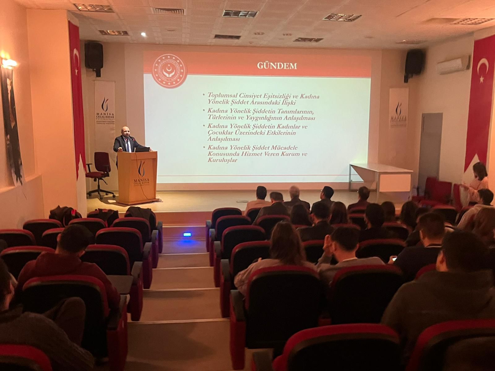 Hasan Ferdi Turgutlu Teknoloji Fakültesi'nde Kadına Şiddetle Mücadele Semineri Düzenlendi
