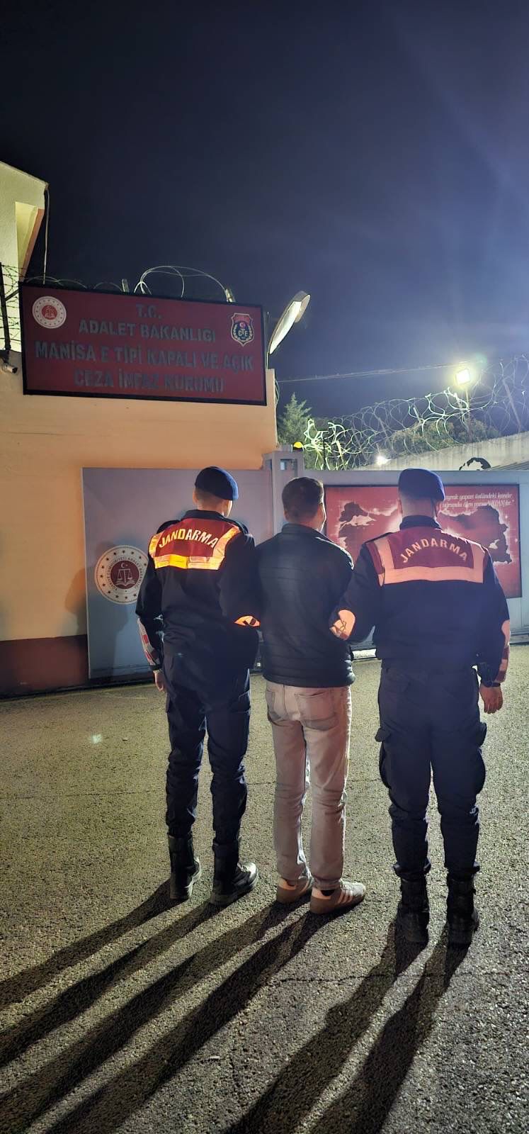 Turgutlu'da 4 firarı hükümlü yakalandı