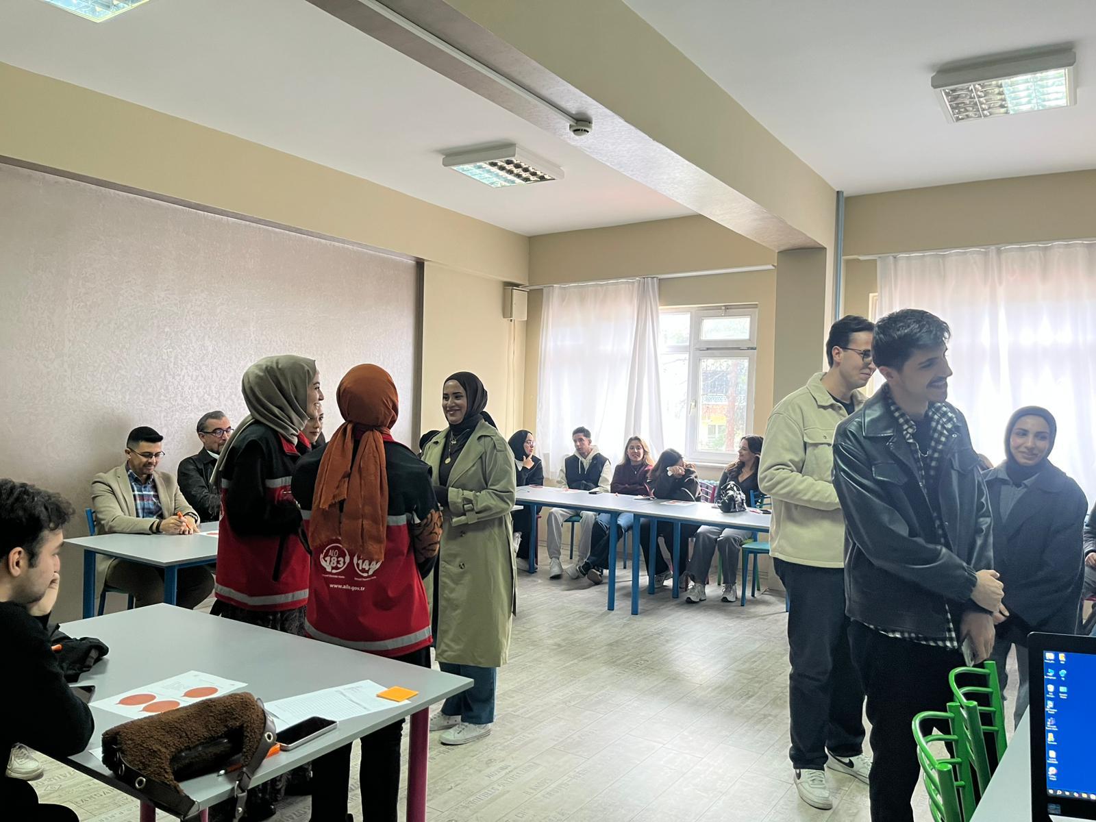 Turgutlu Sosyal Hizmetler'den Ahmetli MYO Öğrencilerine "Sessizlik Atölyesi"