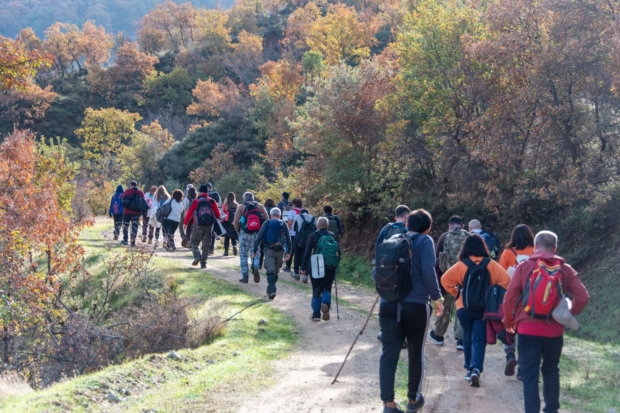 Zirve Dağcılık’tan Alaşehir — Horzumkeserler Parkurunda Doğa Yürüyüşü