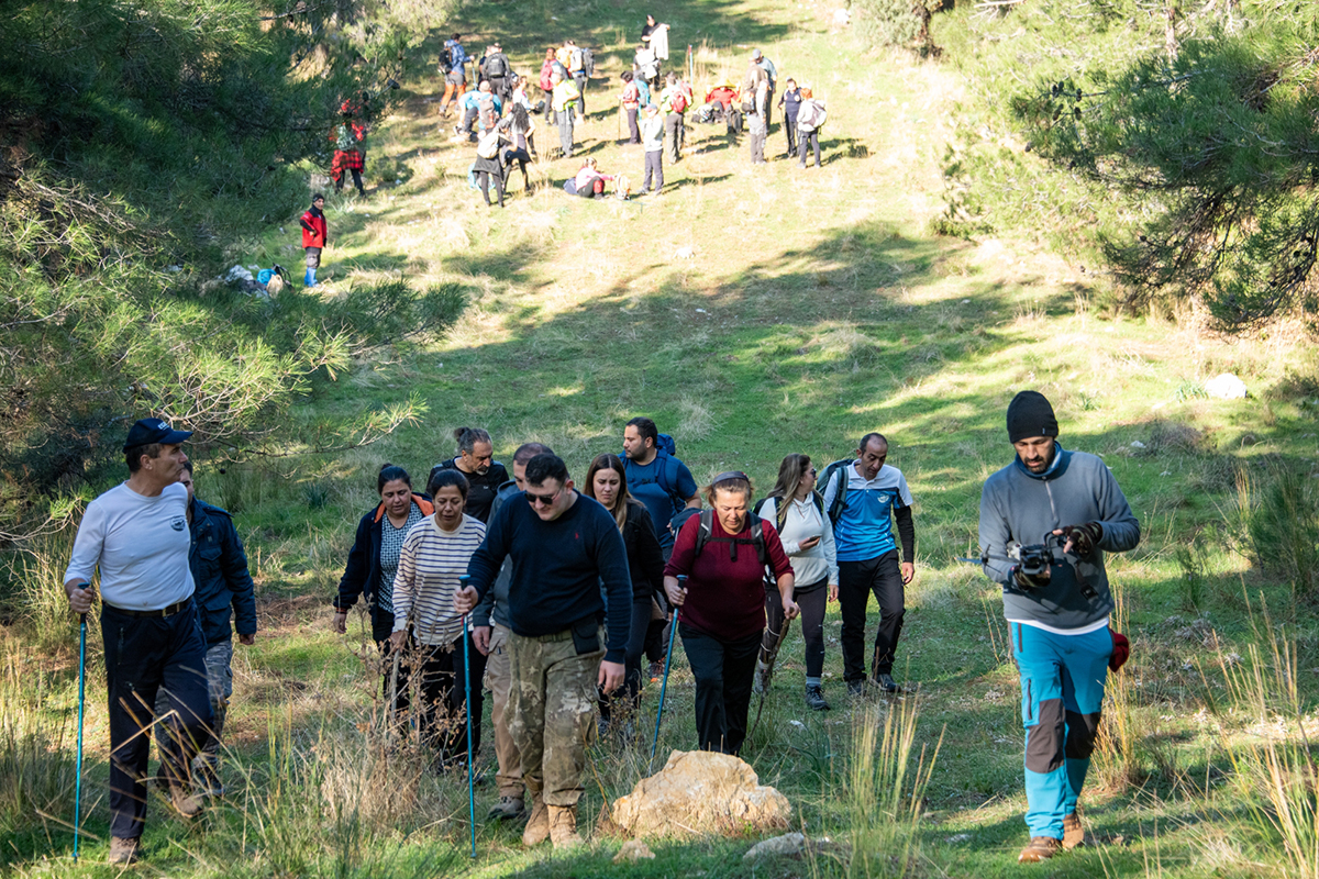 Zirve Dağcılık’tan Yeşilköy – Akkaya parkurunda doğa yürüyüşü