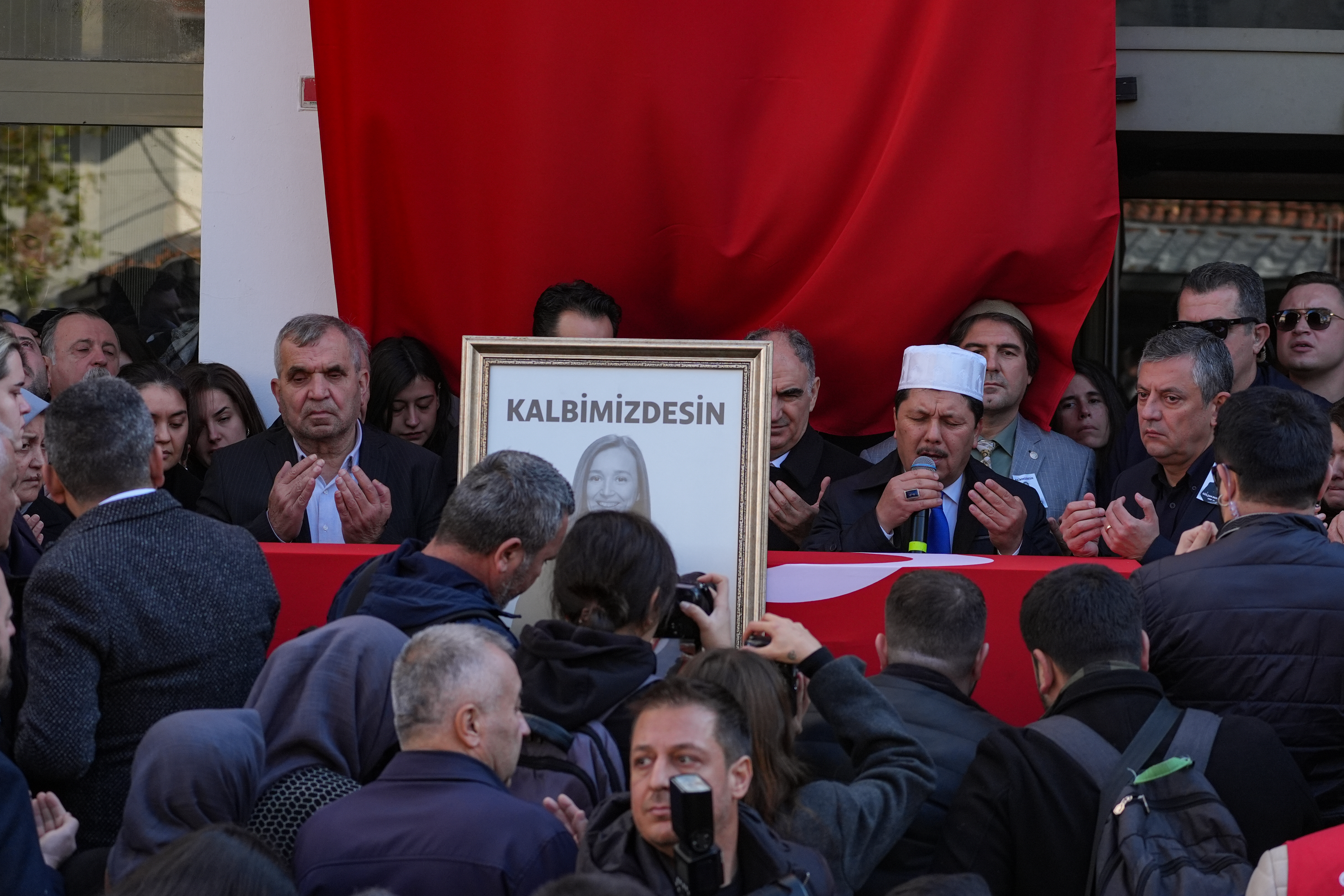 Başkan Gülşah Durbay’ı On Binler Uğurladı