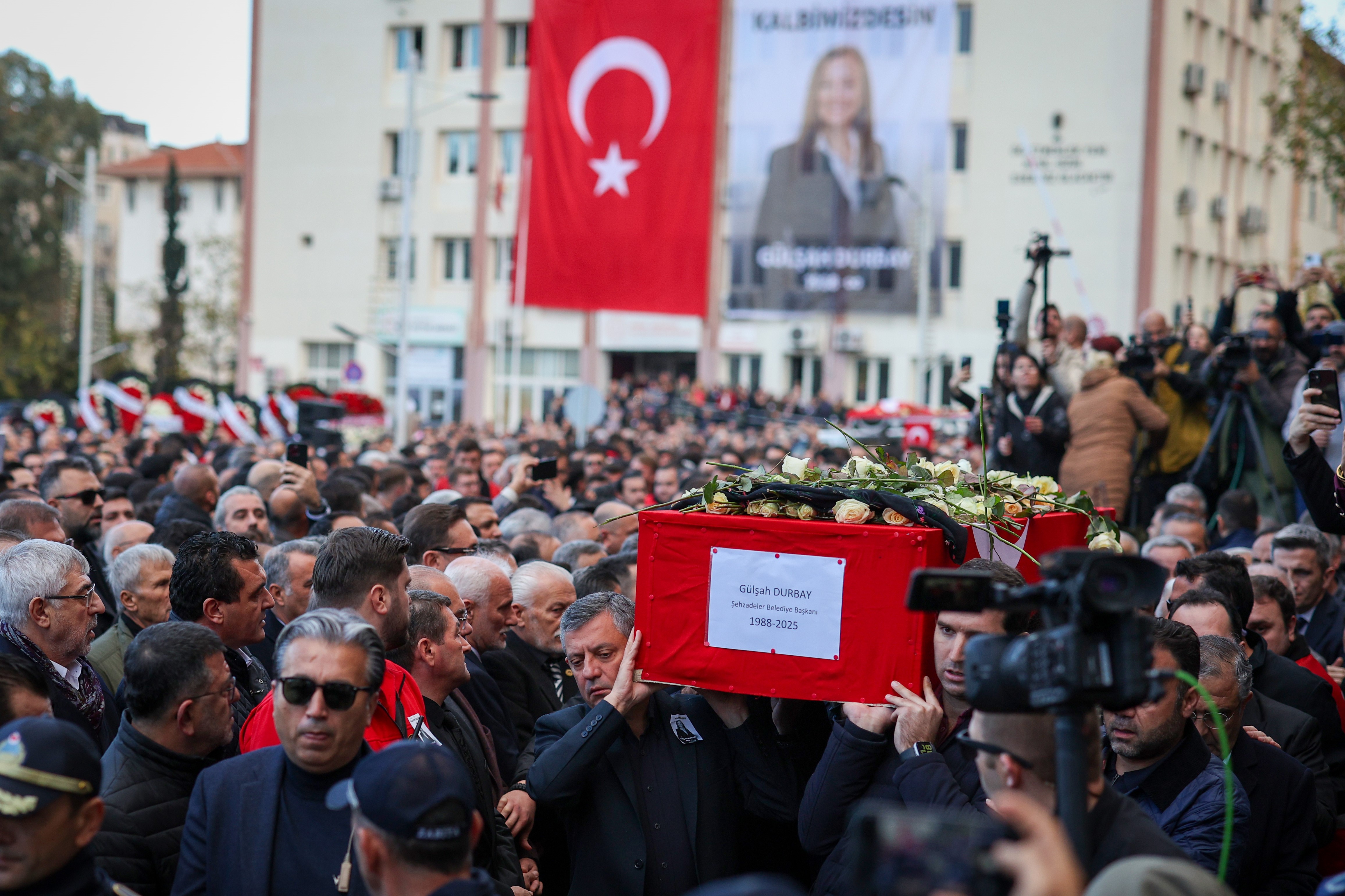 Başkan Gülşah Durbay’ı On Binler Uğurladı