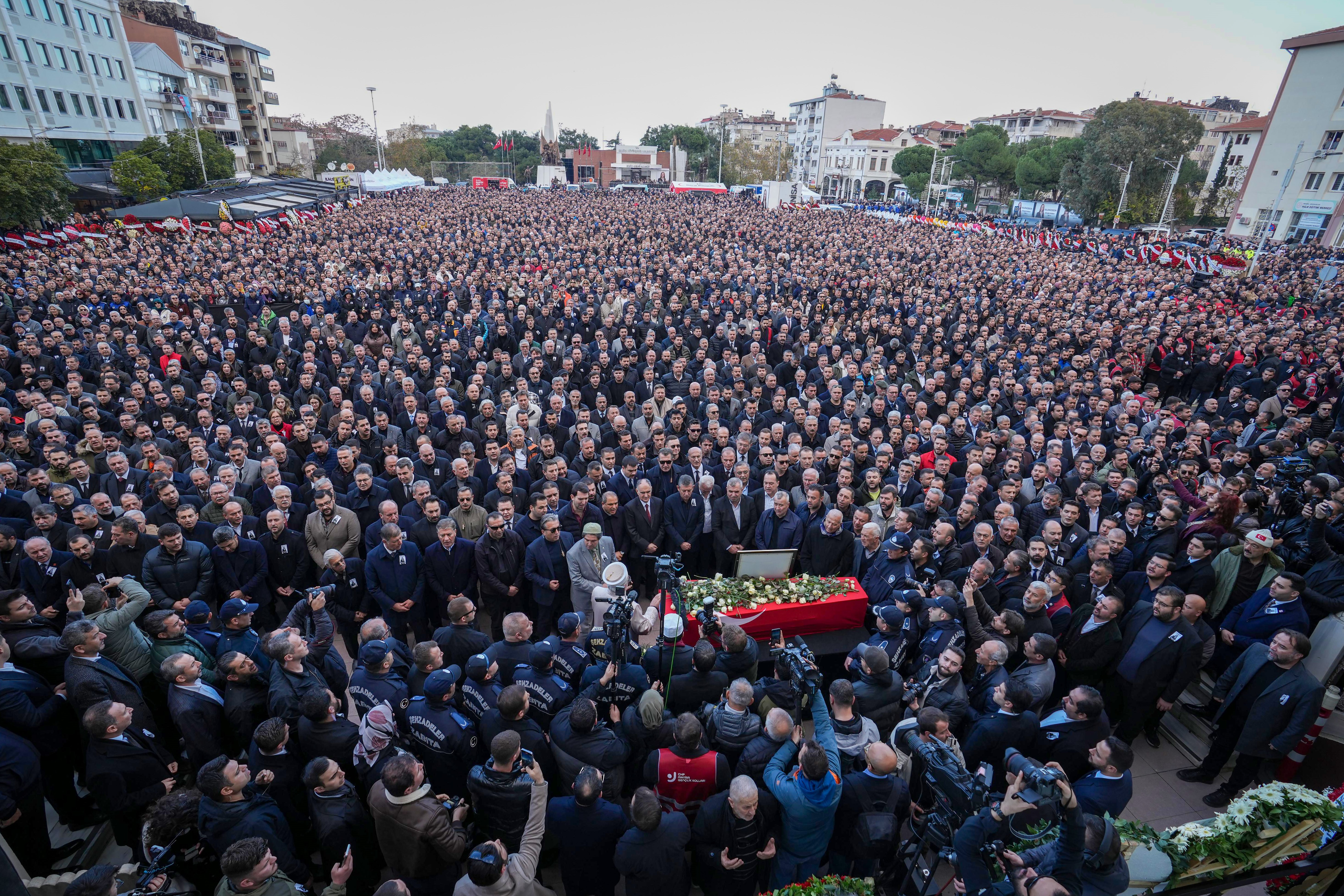 Başkan Gülşah Durbay’ı On Binler Uğurladı