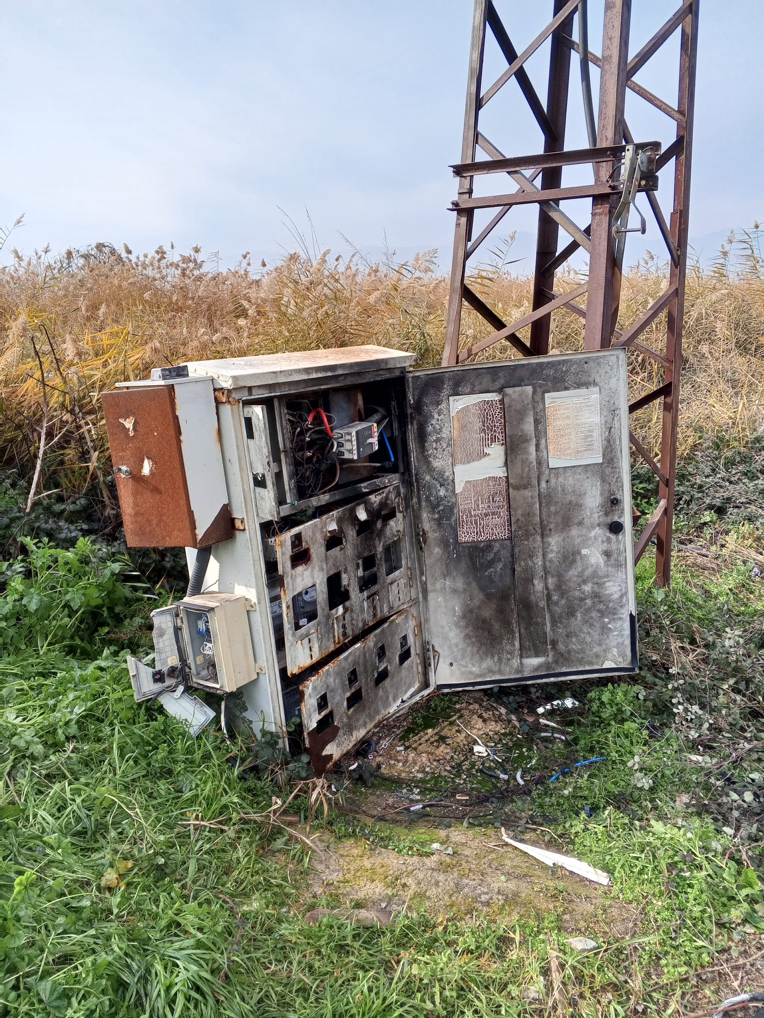 Turgutlu Ovası'nda Trafoları Talan Ettiler!