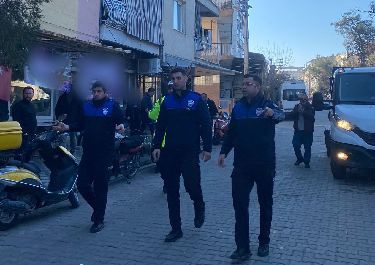 Turgutlu'da zabıta tek tek topladı!