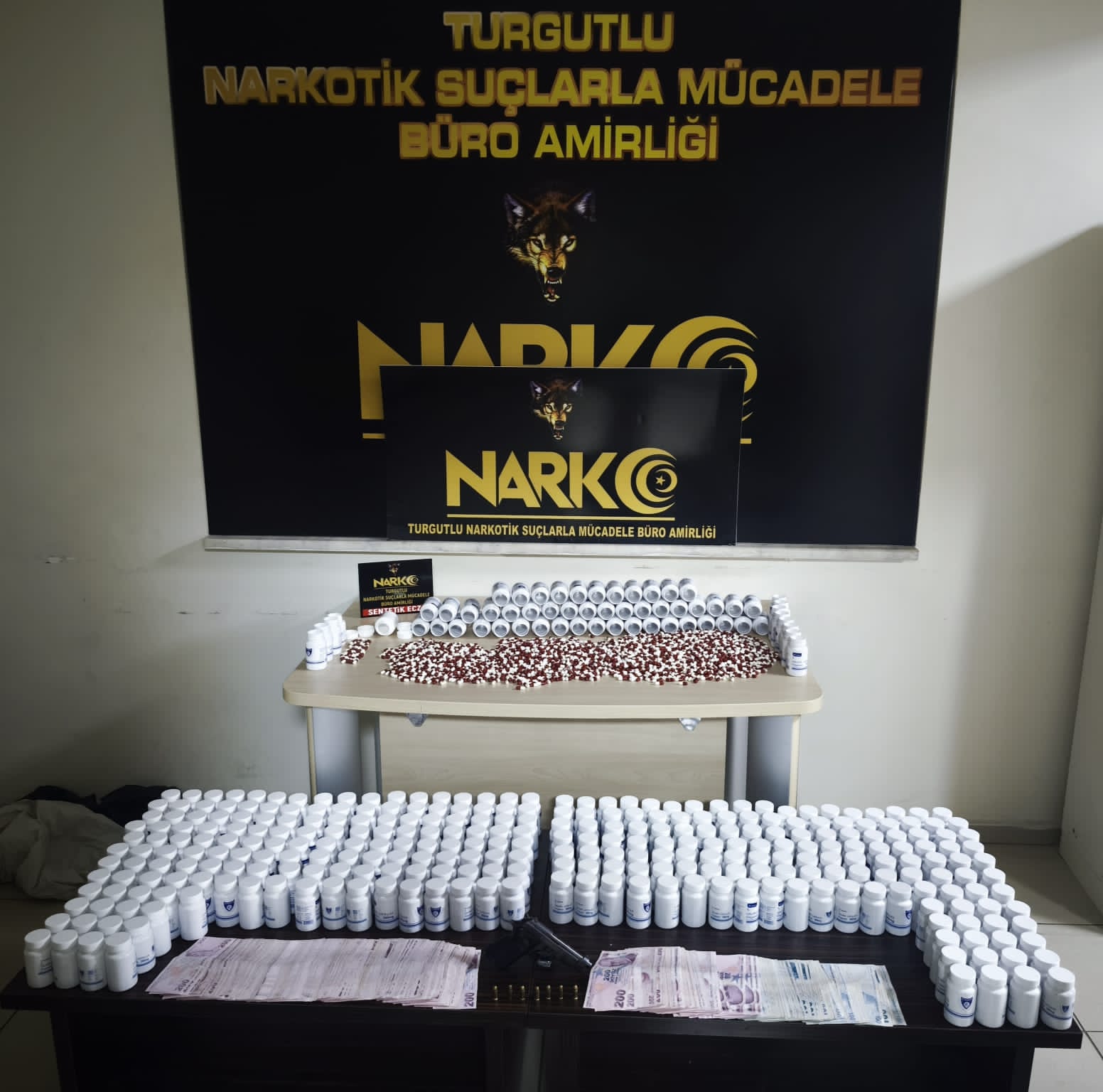 Turgutlu’da uyuşturucudan 100 şüpheli tutuklandı