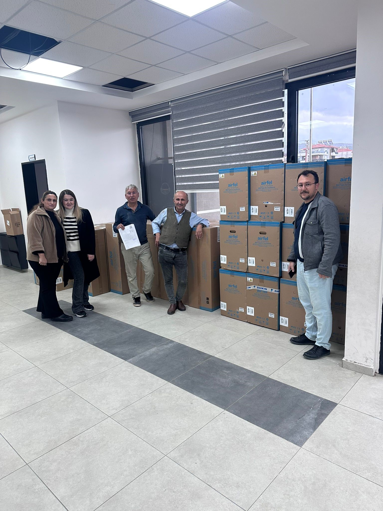 Manisa'da Bir Okula 1 Milyon Liralık Klima Desteği