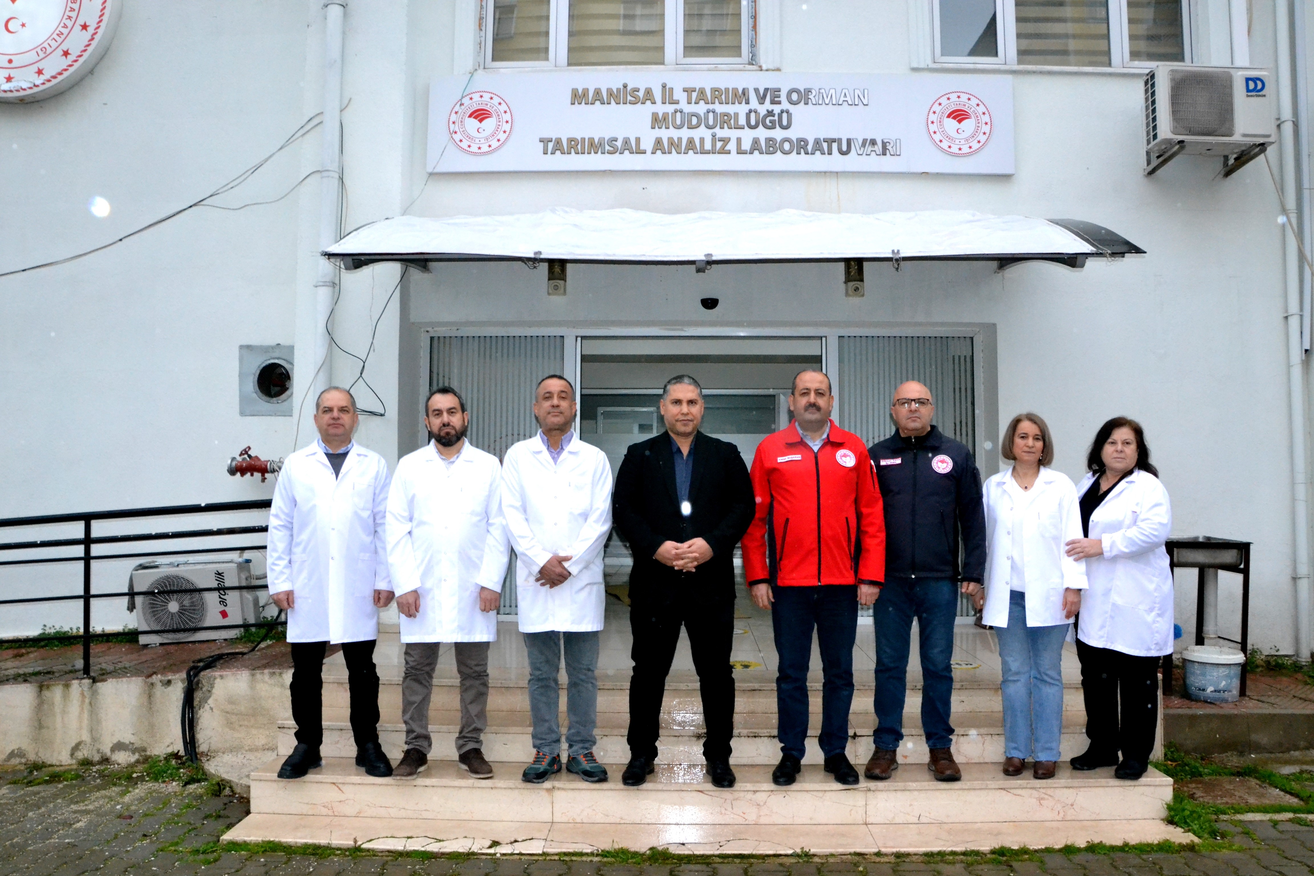 Manisa’da Bilimsel Gübreleme Dönemi: Basit Toprak Tahlili Büyük Maliyetleri Önlüyor