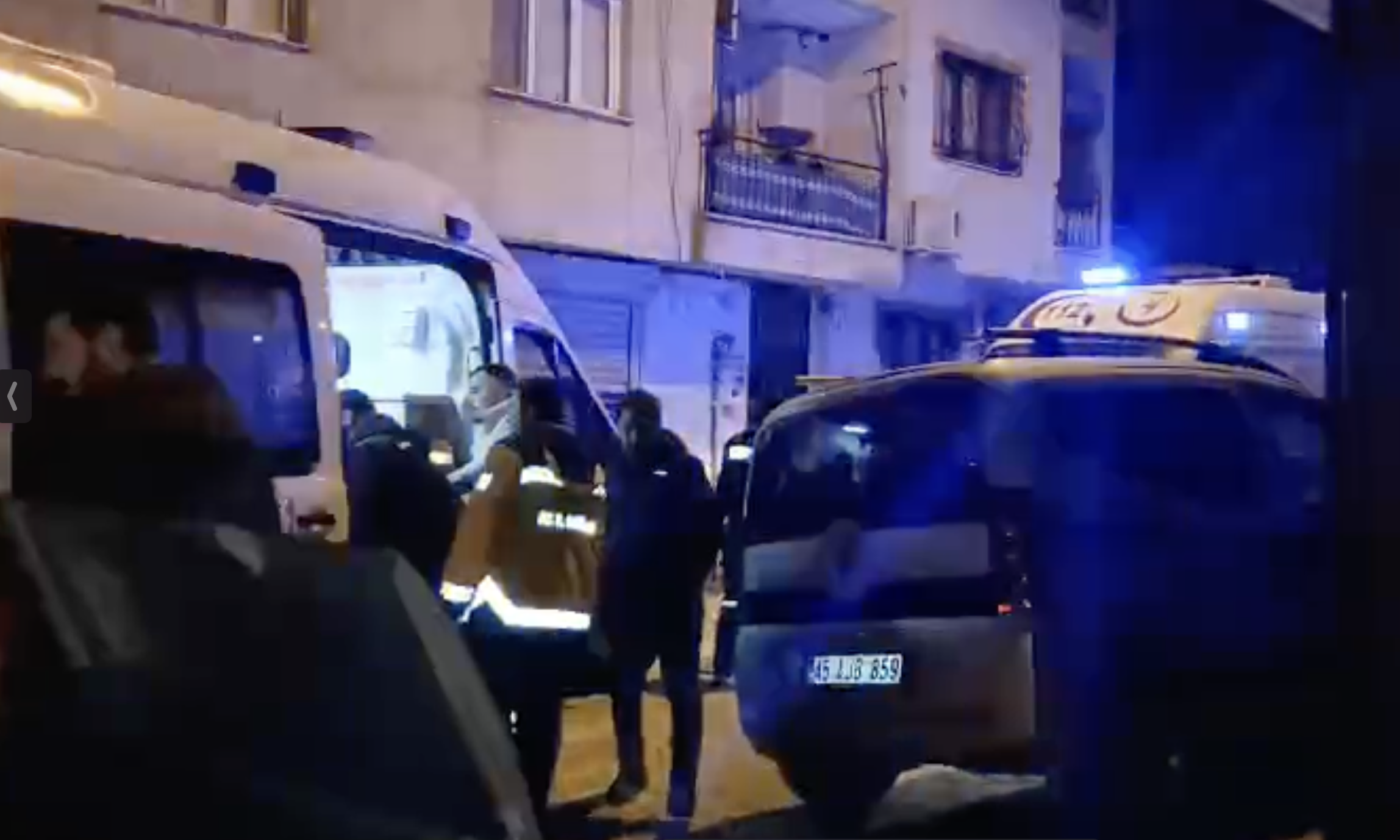 Turgutlu’da silahlı ve bıçaklı kavga: 4 kişi yaralandı