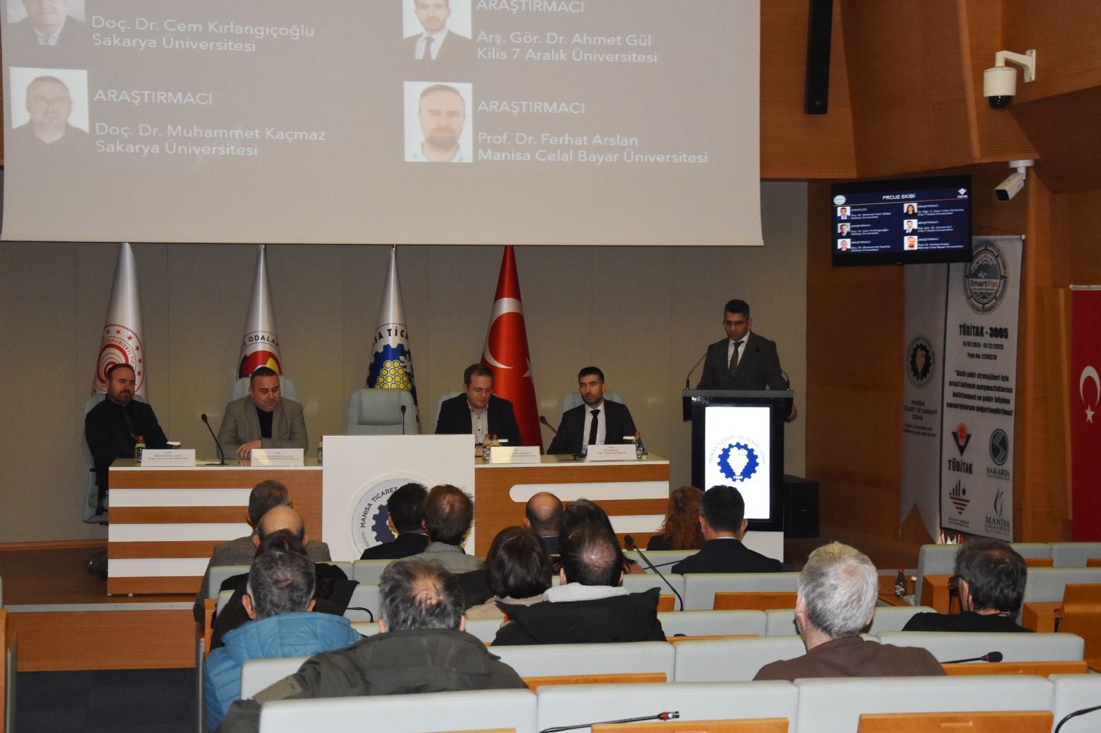 Manisa’da TÜBİTAK 3005 kapsamında ‘Akıllı Şehir’ çalıştayı düzenlendi