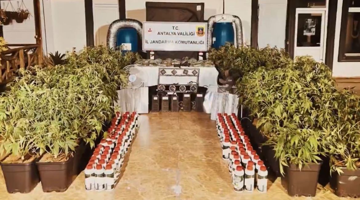 Manisa Dahil 23 İlde Operasyon: 6 Milyon Hap ve 270 Kg Madde Ele Geçirildi