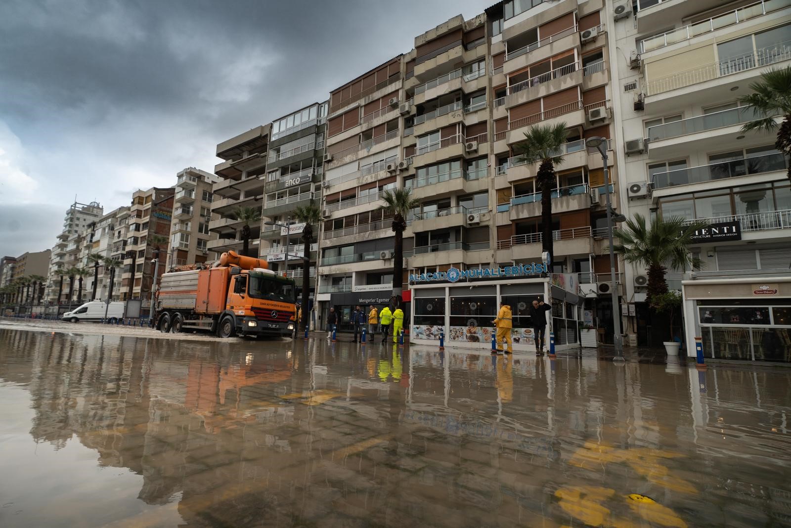 İzmir’de yağış rekoru: 88 yılın ortalaması aşıldı