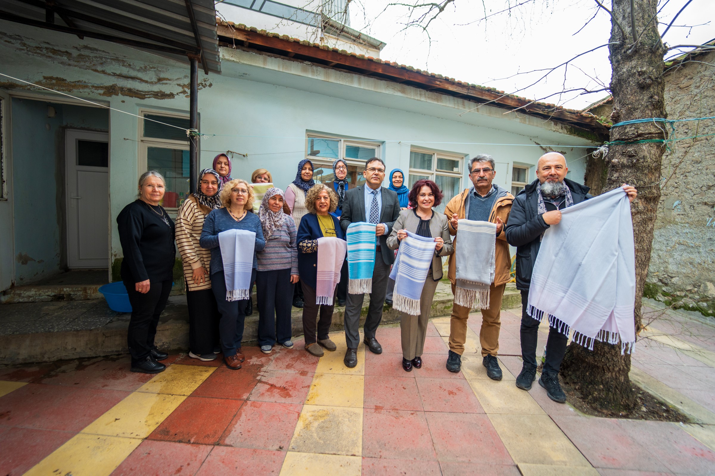 Bir Zamanlar Yelken Oldu, Bugün Şal ve Peştemal: Manisa Bezi Yeniden Üretiliyor