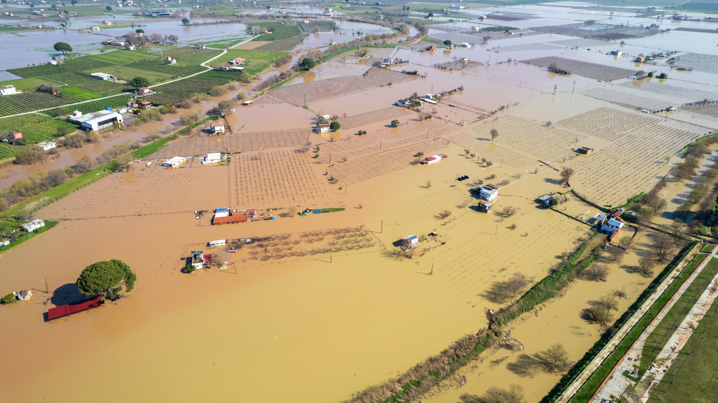 Gediz Nehri Taştı, Nif Çayı Köprüsü Tehlike Sinyali Veriyor