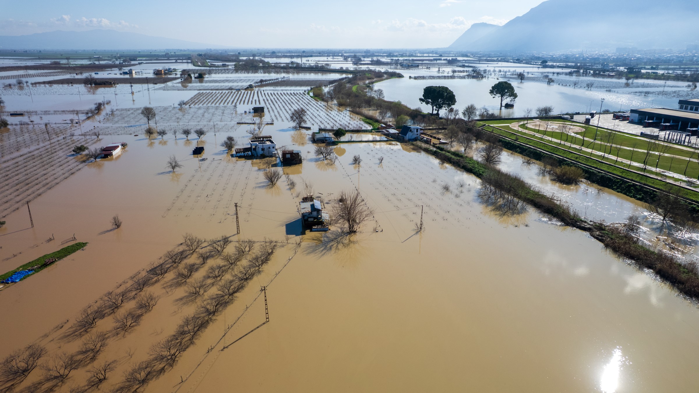 Gediz Nehri Taştı, Nif Çayı Köprüsü Tehlike Sinyali Veriyor