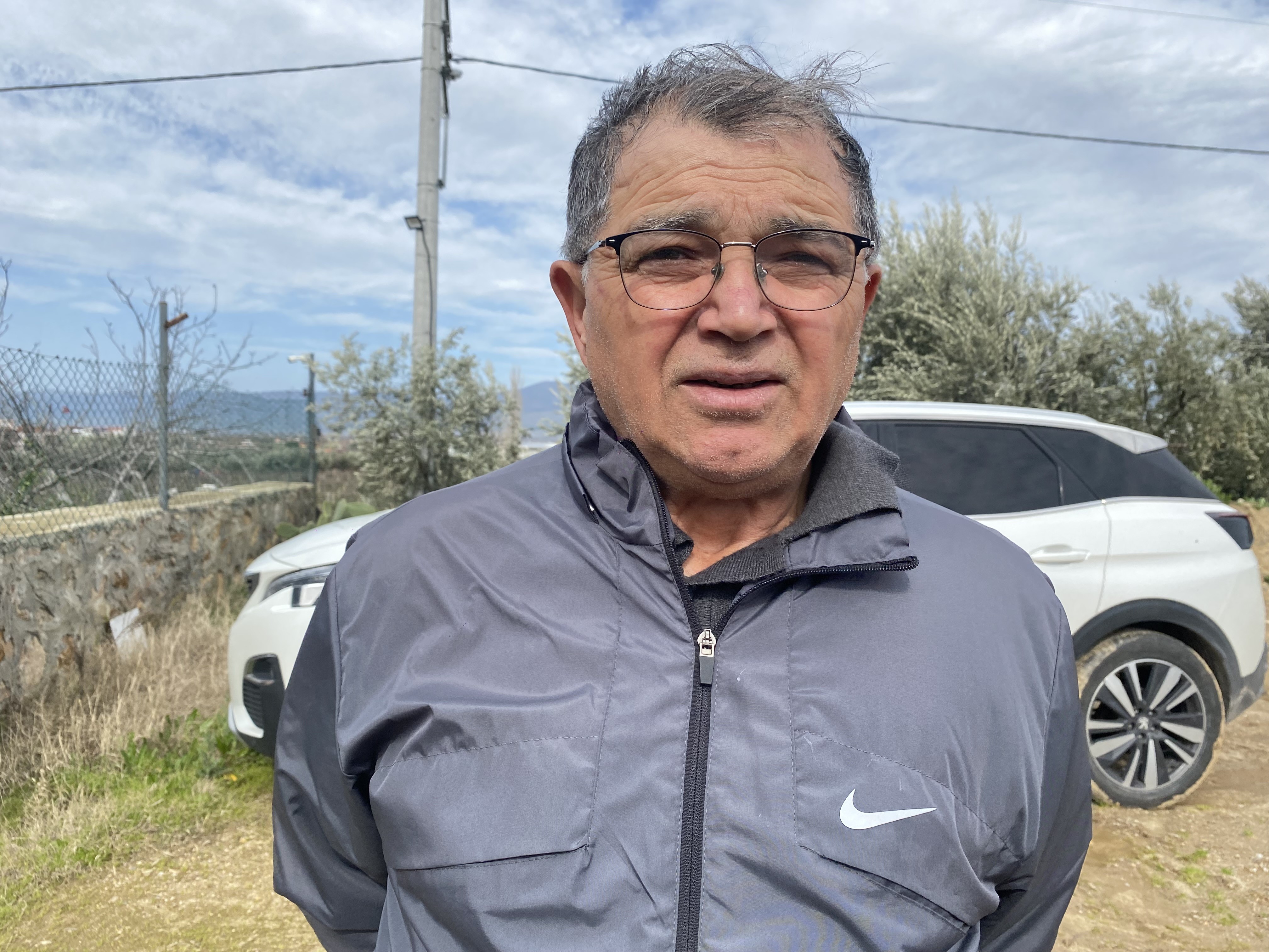 Yalancı bahar aldattı: İlçede ağaçlar çiçek açtı!