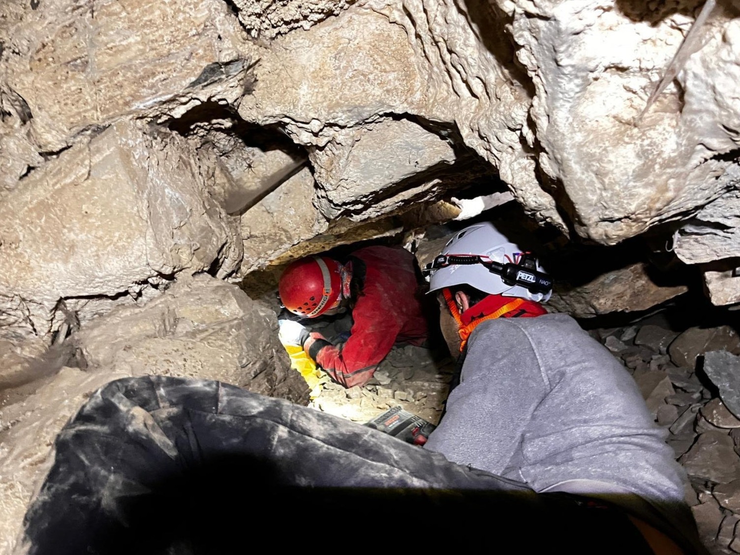 Sütini Mağarası’nda Korku Dolu Anlar: 5 Metre Düştü, 9 Saatte Kurtarıldı