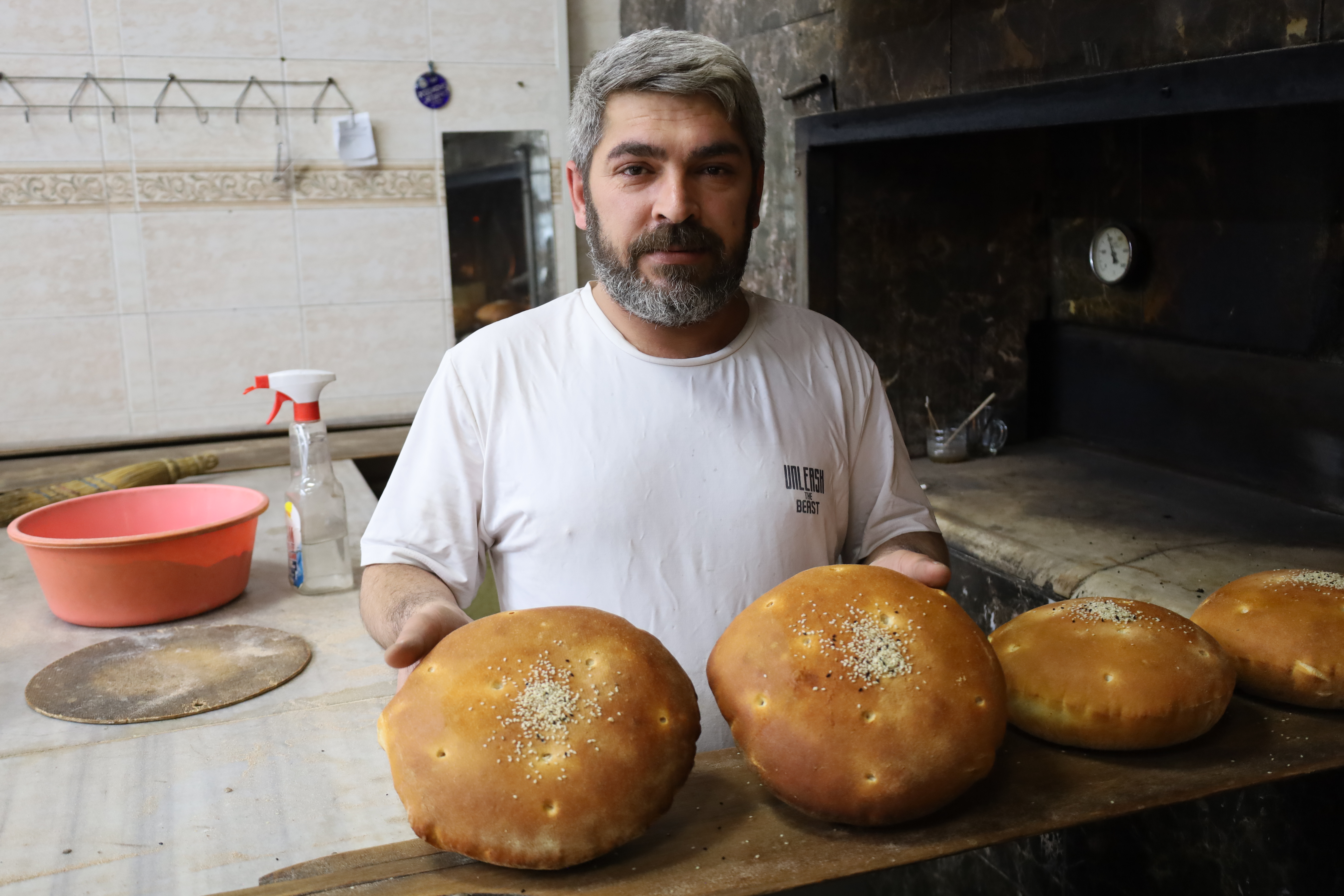 Turgutlu’da Tarihi Fırında "Dolmalık Ekmek" Geleneği Sürüyor