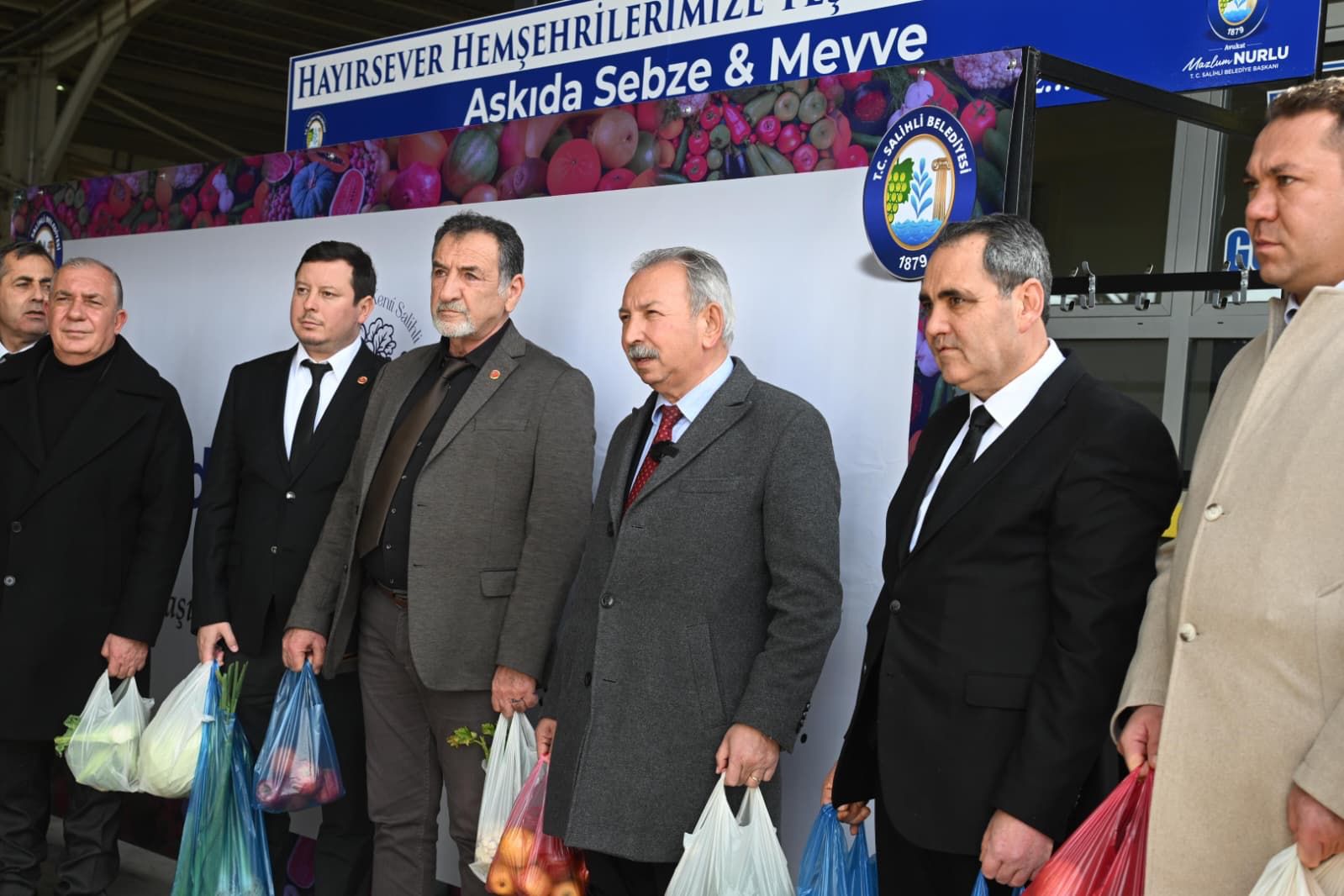 Salihli’de “Askıda Sebze–Meyve” Uygulaması Başladı