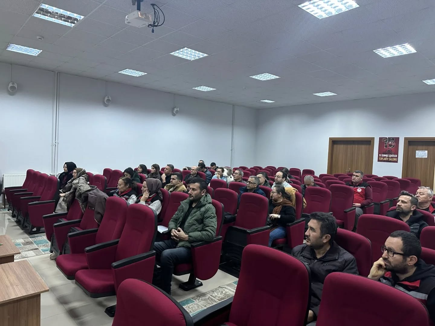 Manisa’da teknik personele zeytin budama eğitimi