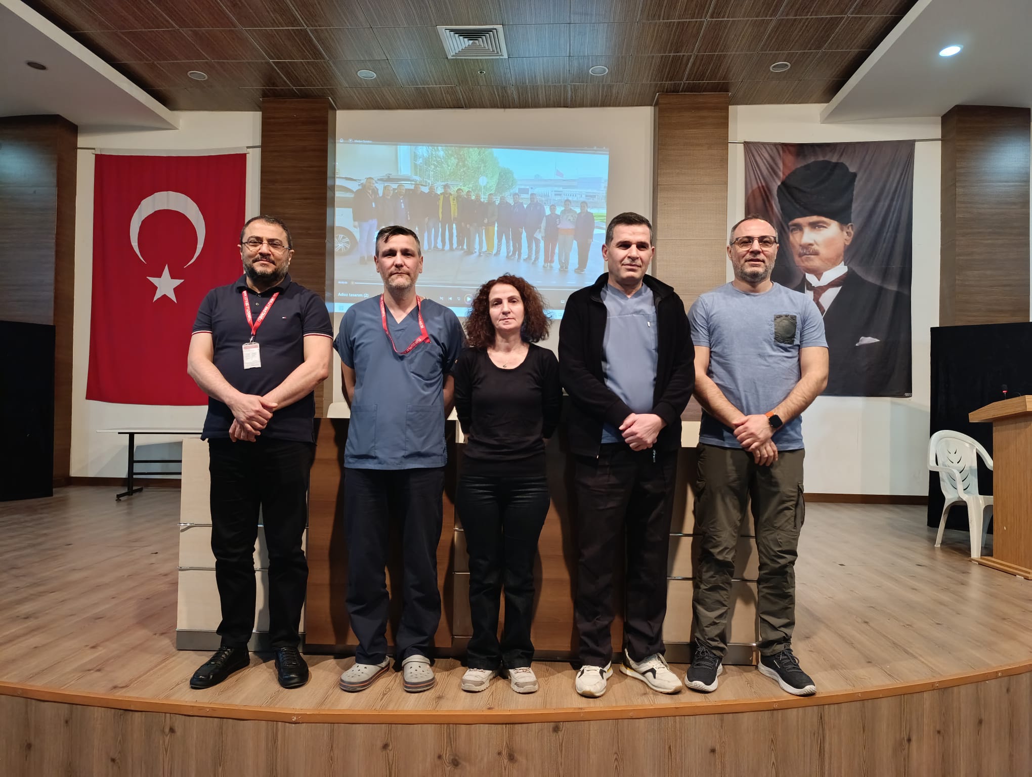 Turgutlu’da sağlık çalışanları deprem gününü anlattı: “Siren Sesi Umut Demekti”