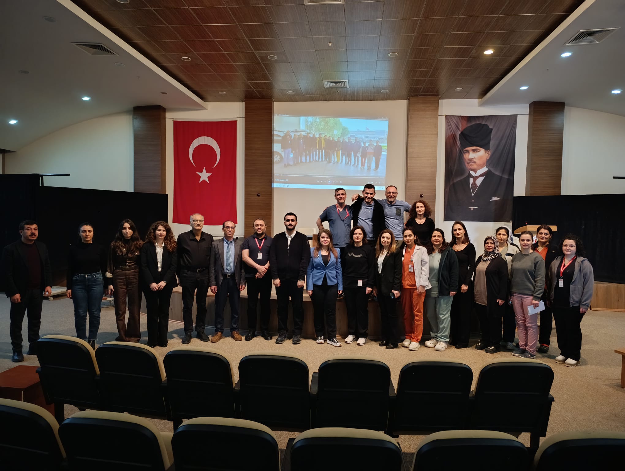 Turgutlu’da sağlık çalışanları deprem gününü anlattı: “Siren Sesi Umut Demekti”