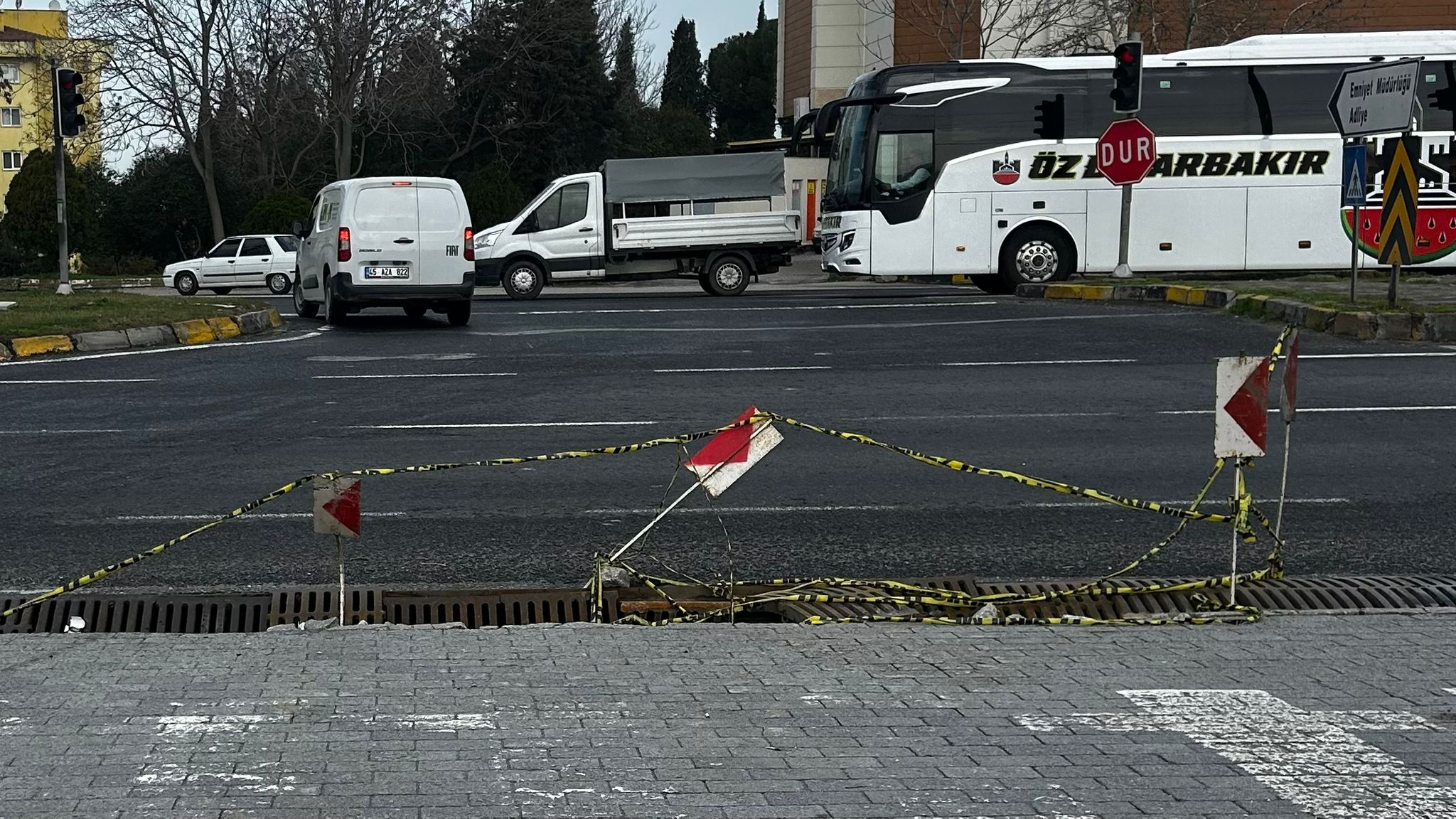 Ergenekon Kavşağı'ndaki mazgallar tehlike saçıyor