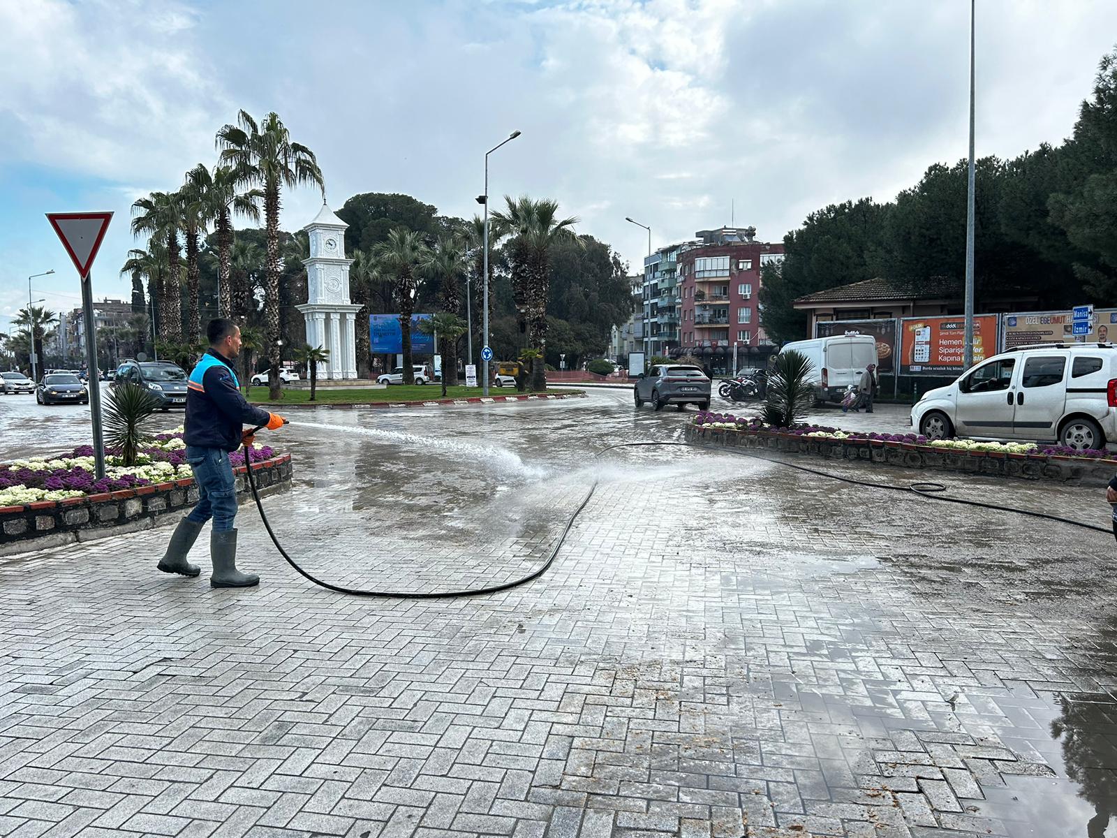 Turgutlu'da yola yemek yağı döküldü