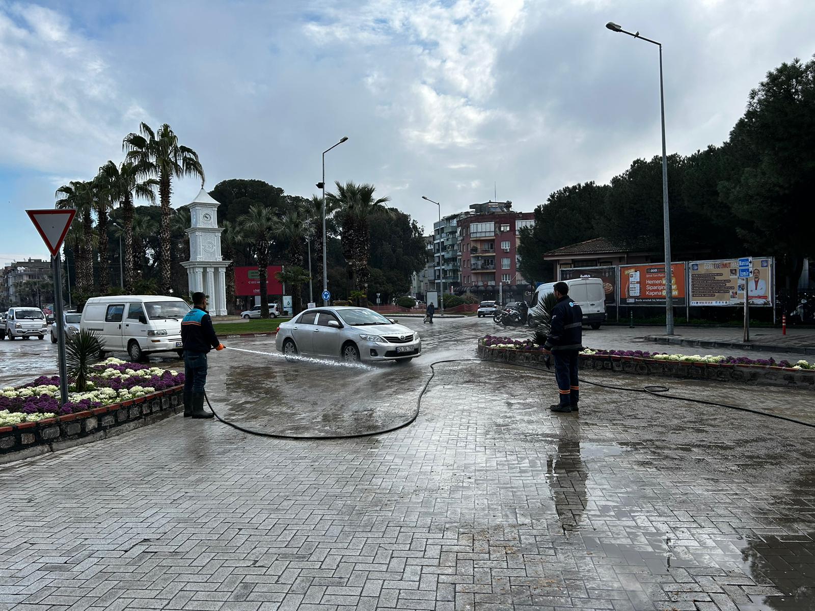 Turgutlu'da yola yemek yağı döküldü